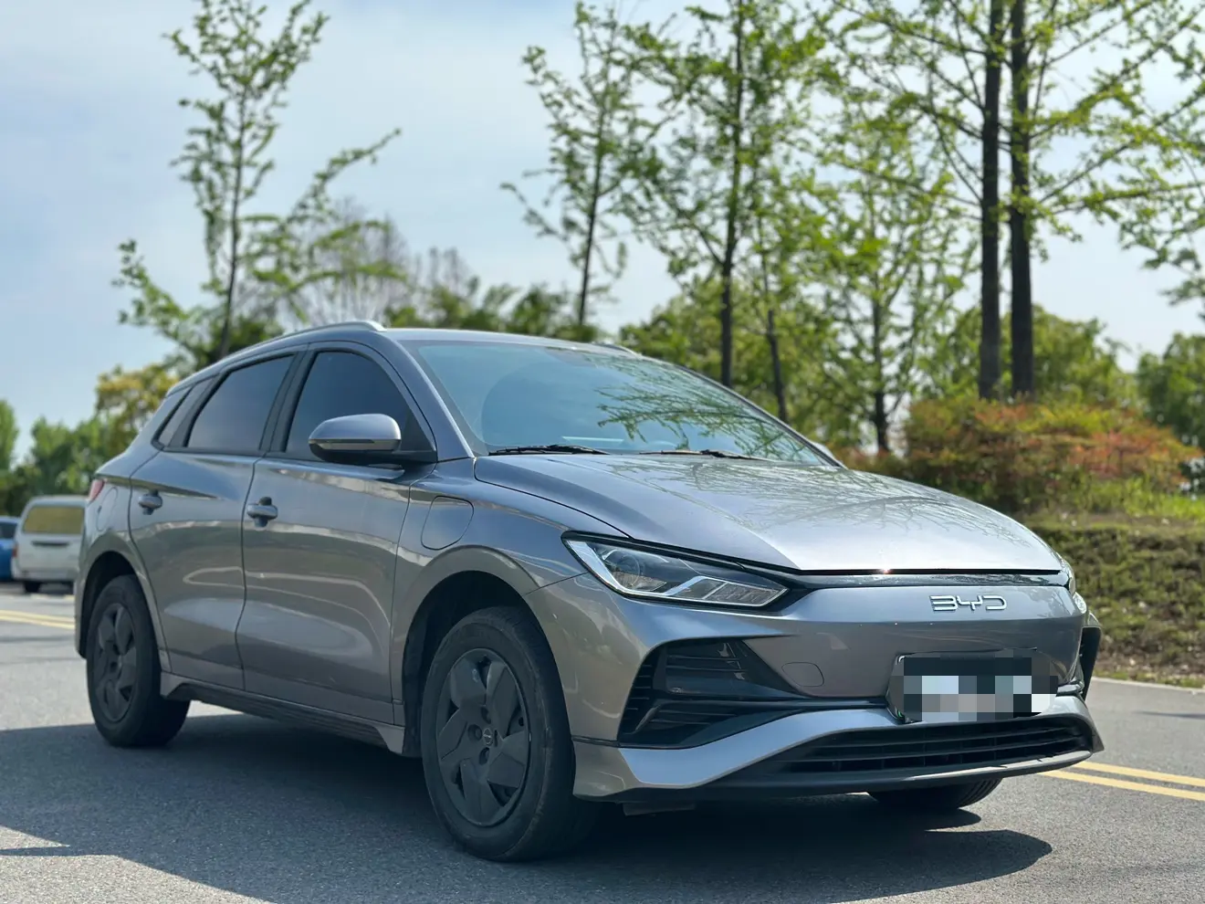 BYD e2
