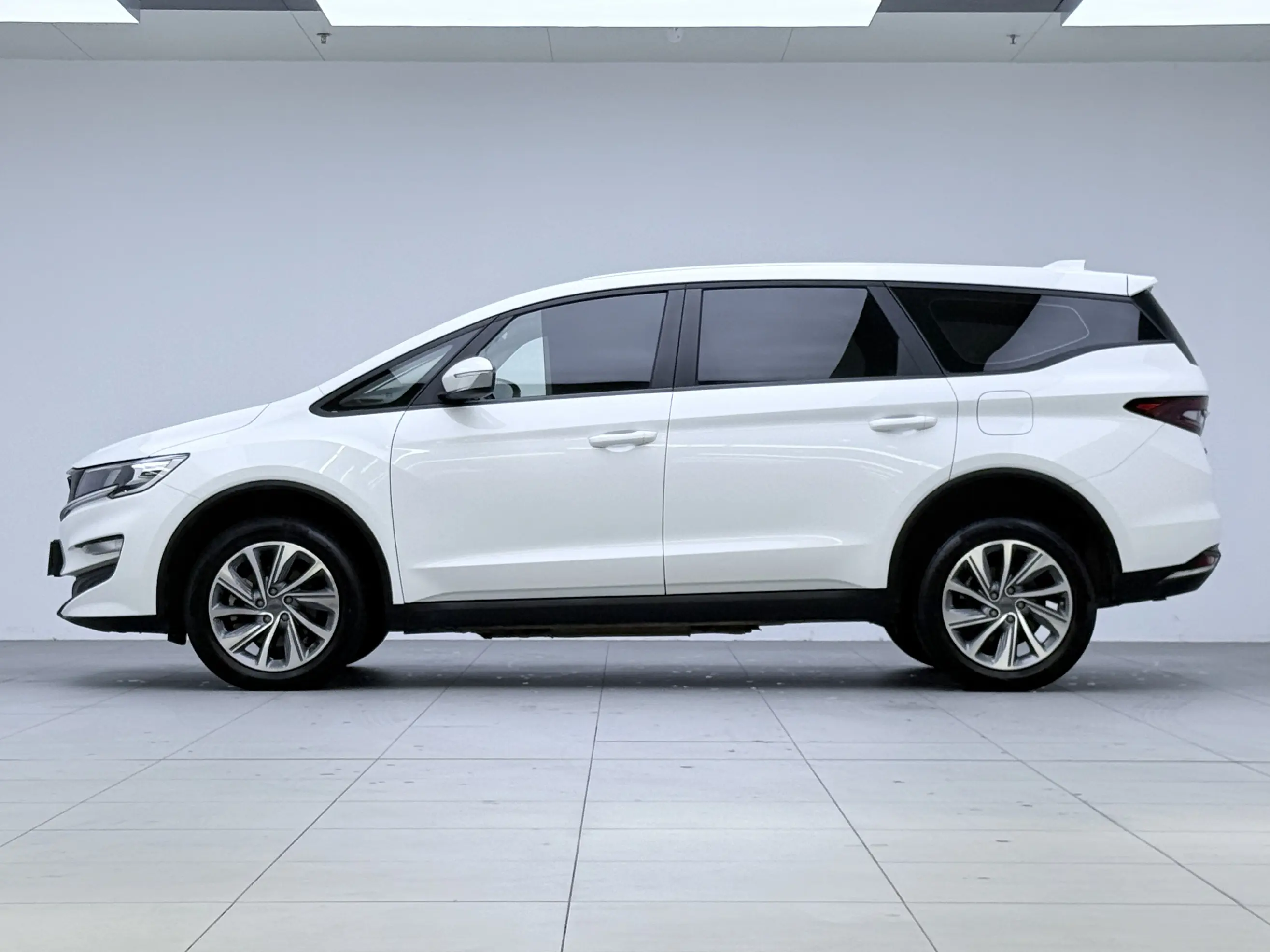 Geely Jiaji PHEV