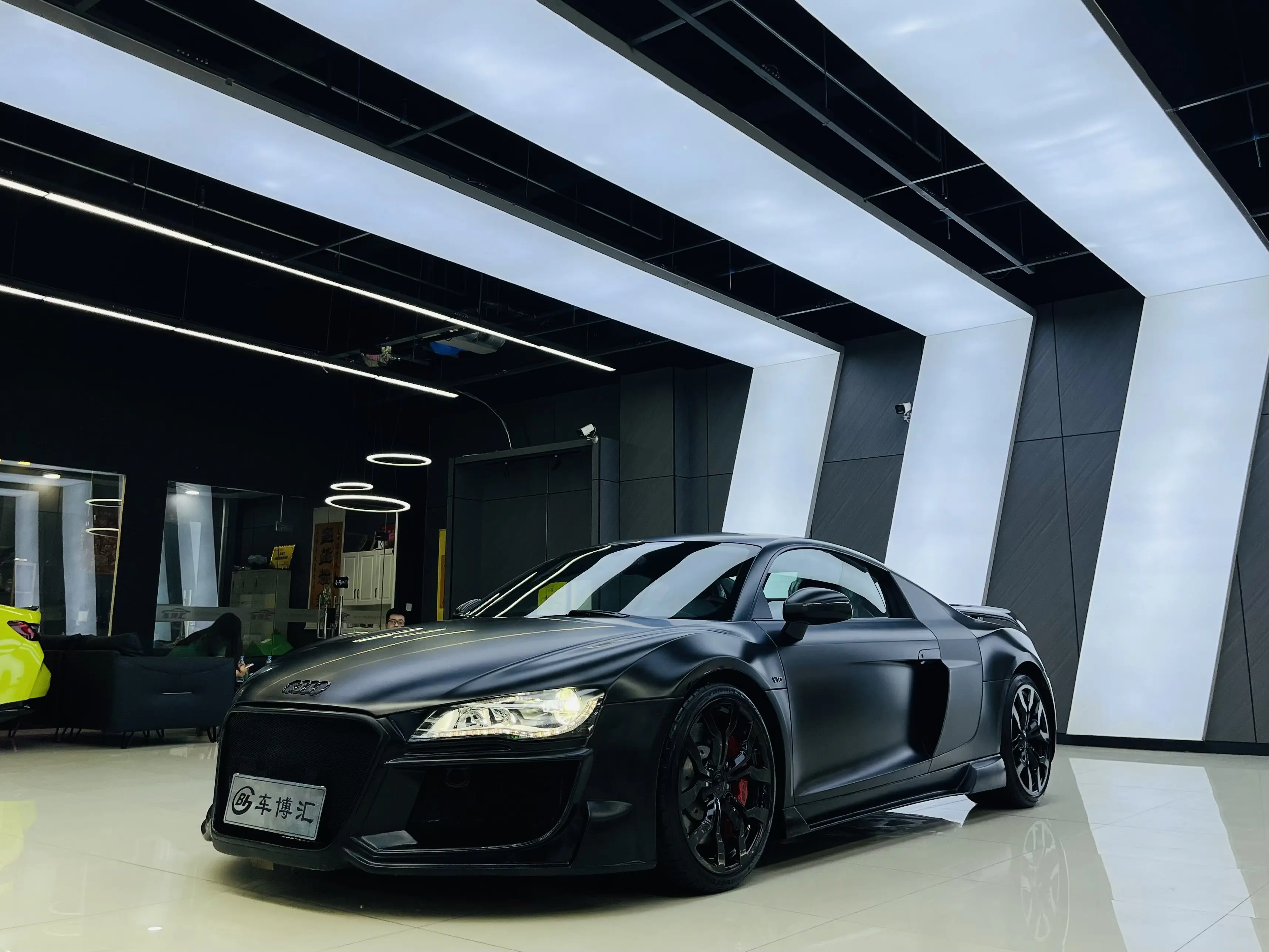 Audi R8