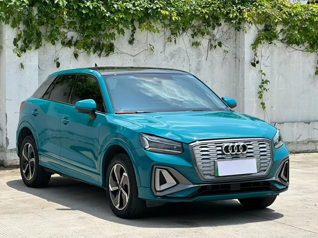 Audi Q2L e-tron
