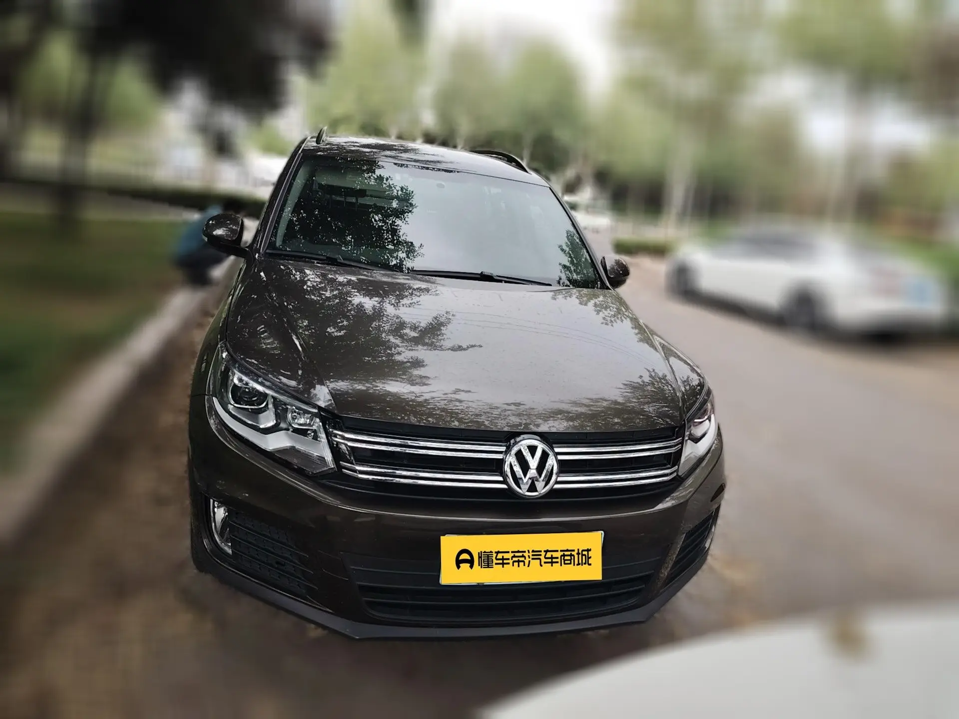 Volkswagen Tiguan (Tharu)
