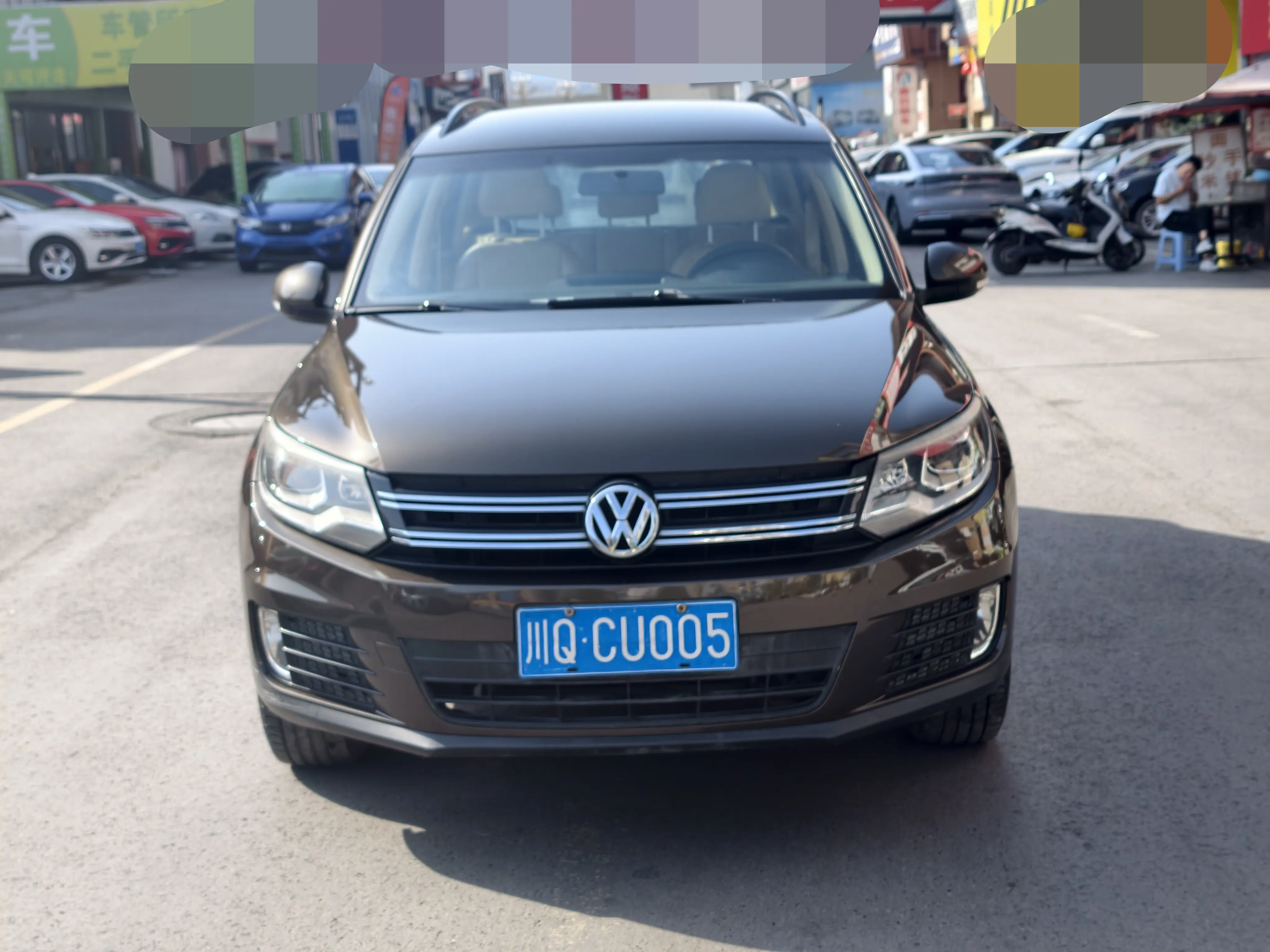 Volkswagen Tiguan (Tharu)