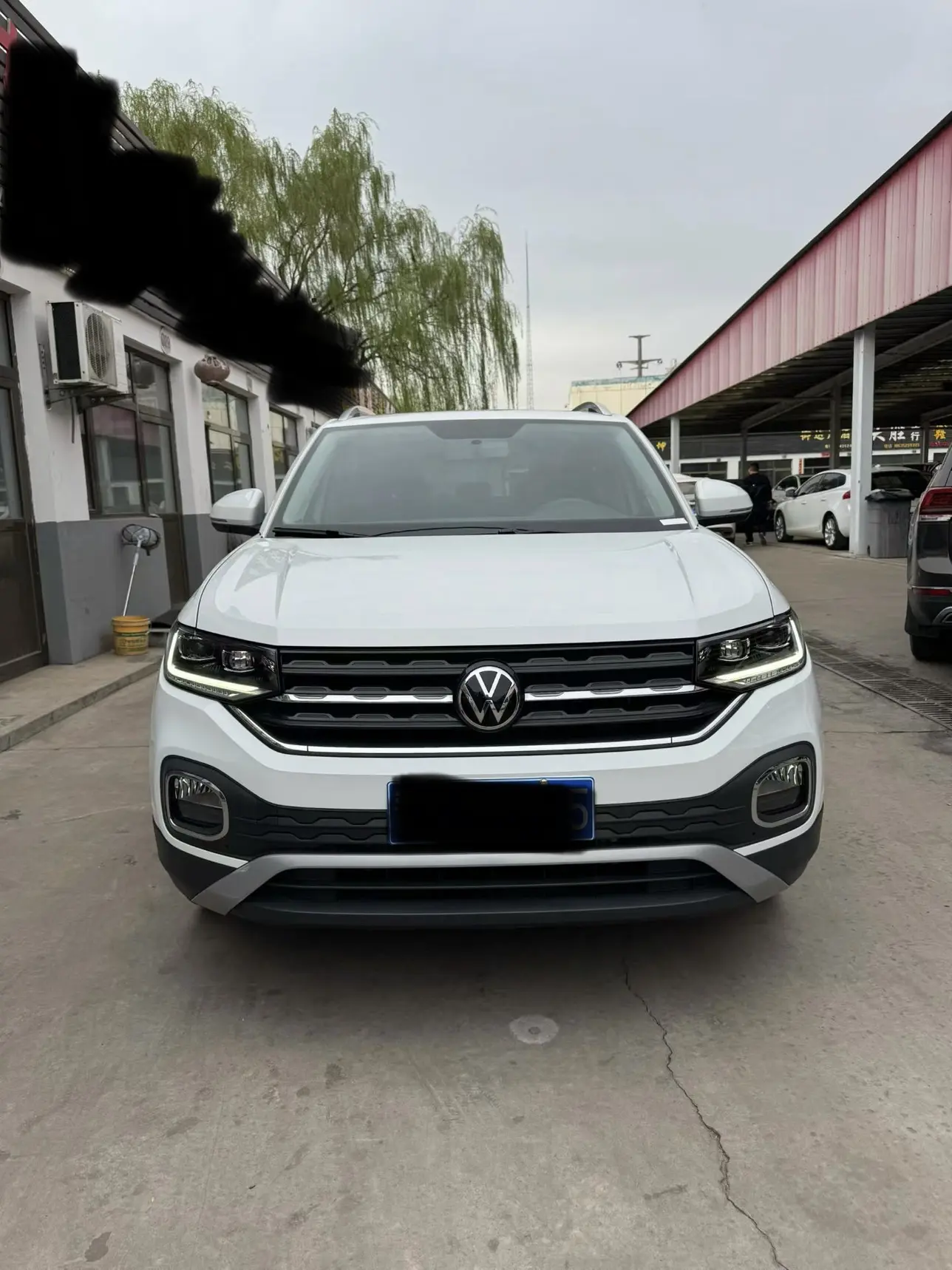 Volkswagen Explore the shadows