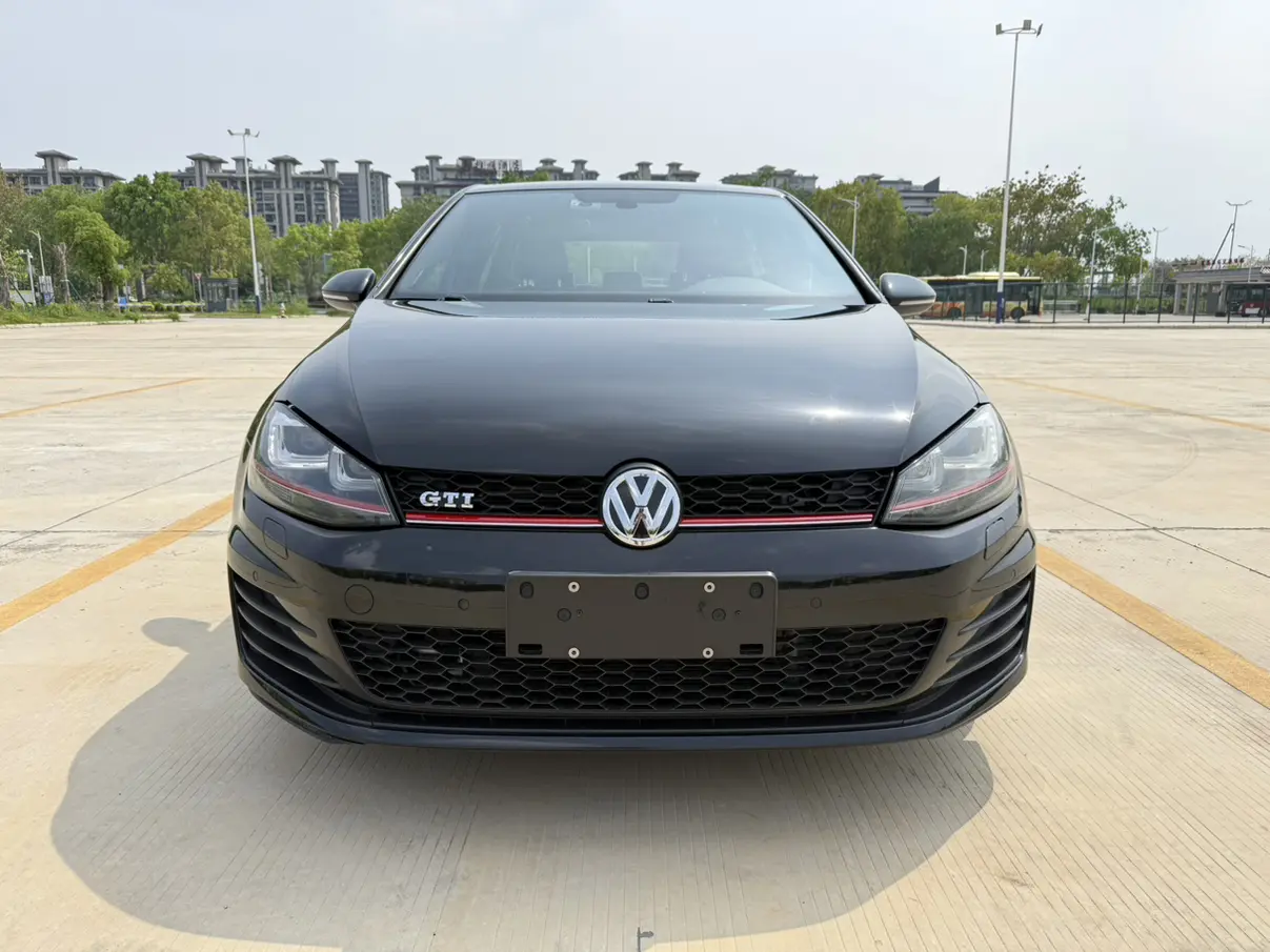 Volkswagen Golf GTI