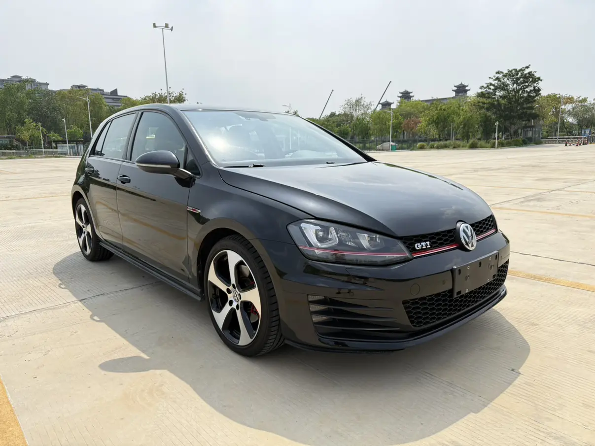 Volkswagen Golf GTI