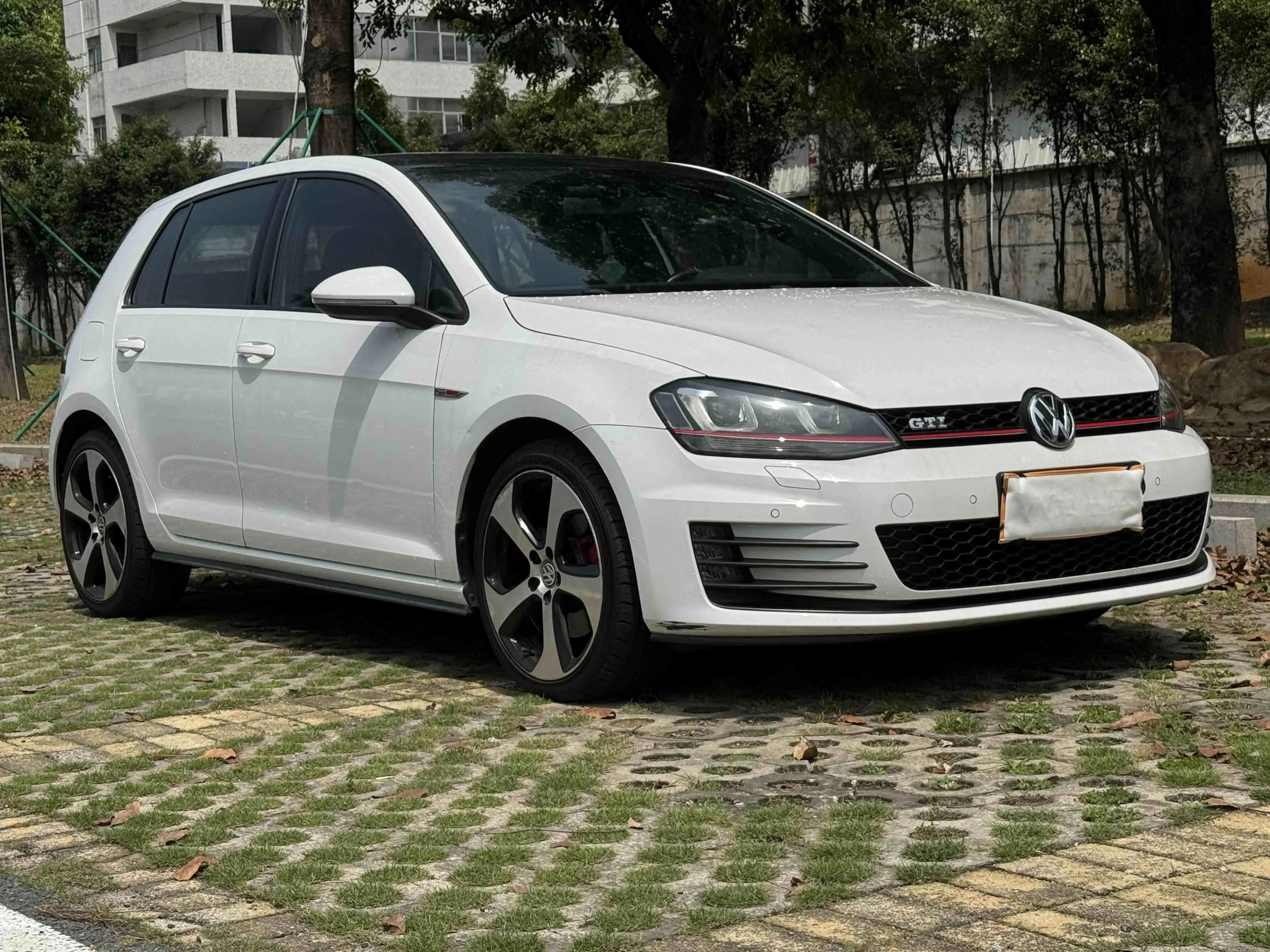 Volkswagen Golf GTI
