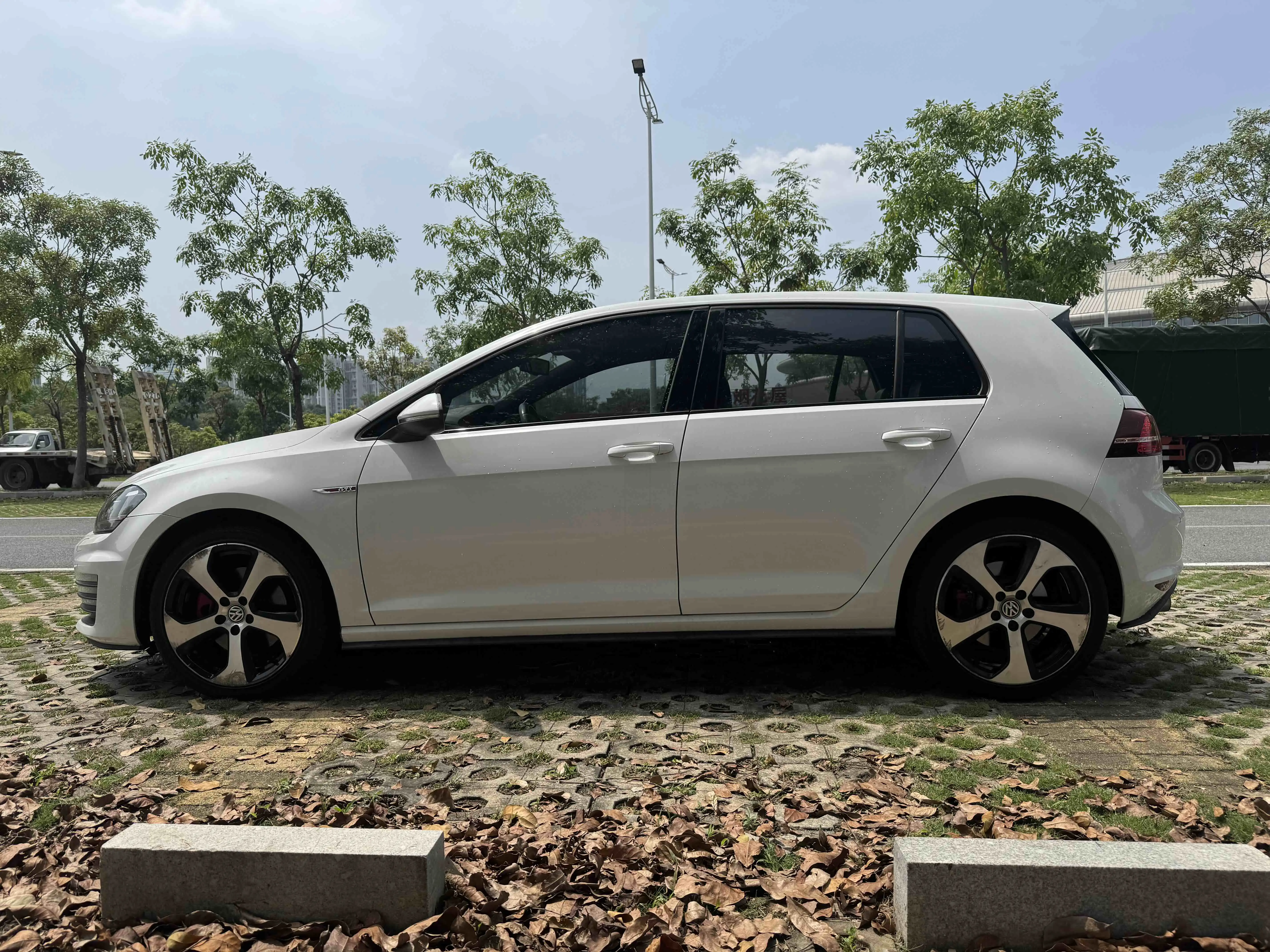 Volkswagen Golf GTI