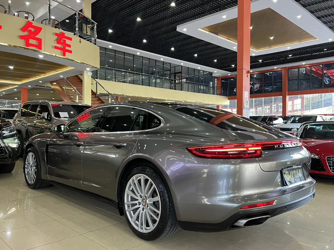 Porsche Panamera