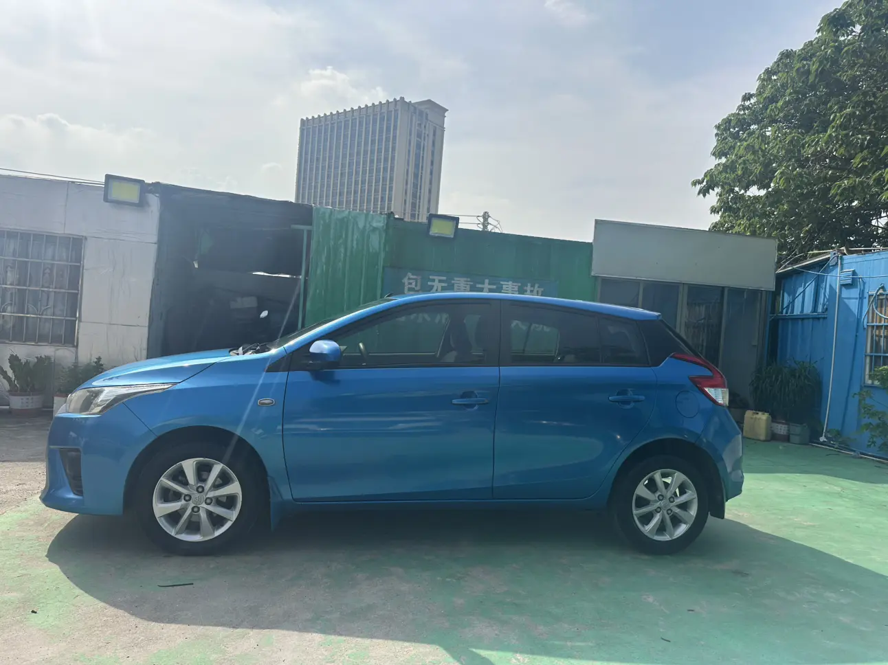Toyota Yaris L