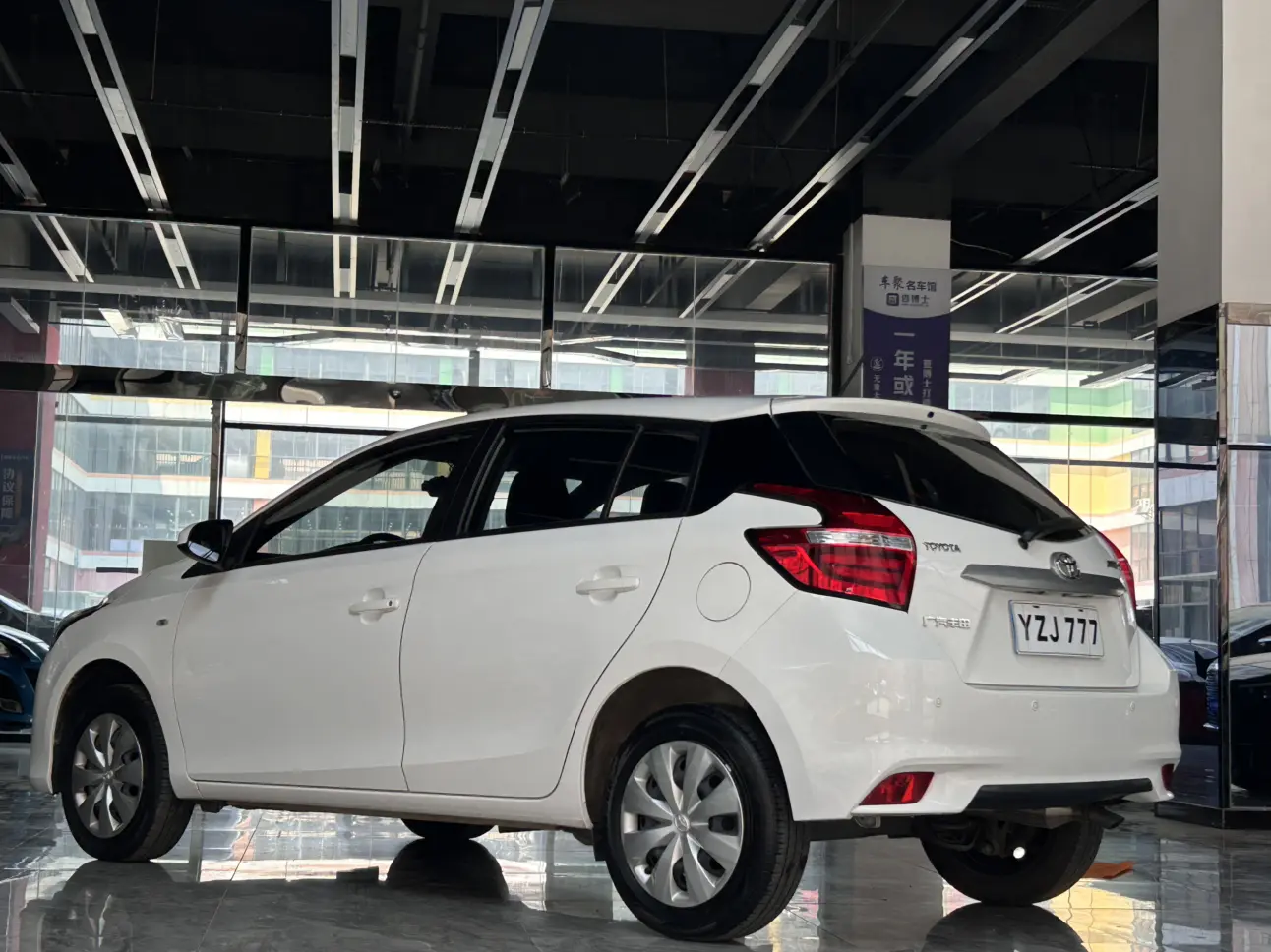 Toyota Yaris L