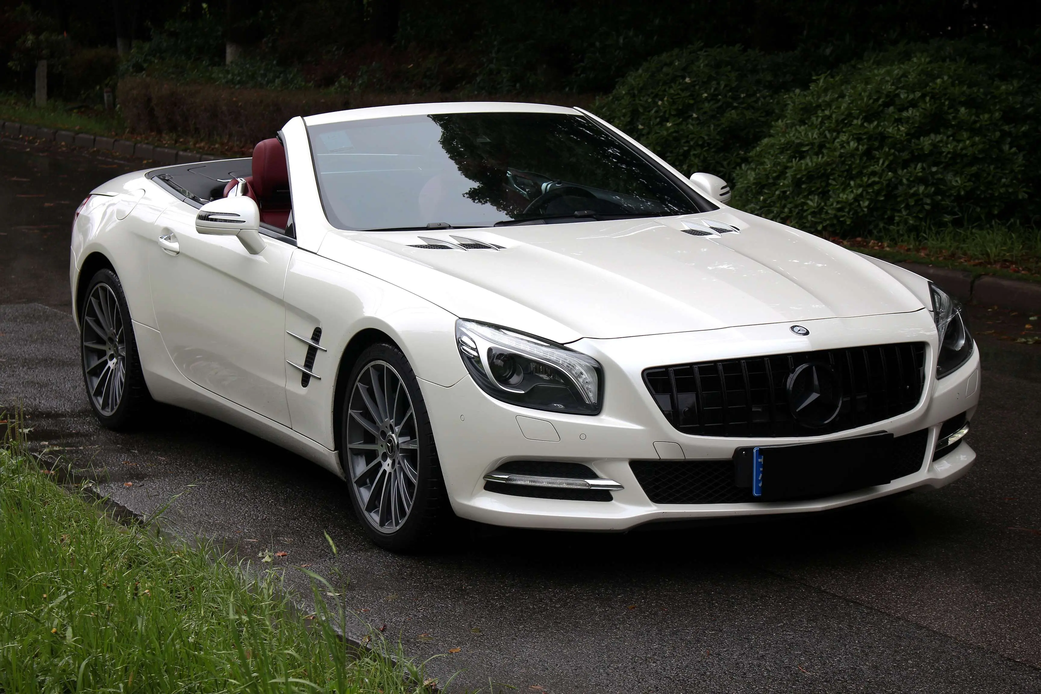 Mercedes-Benz SL Class