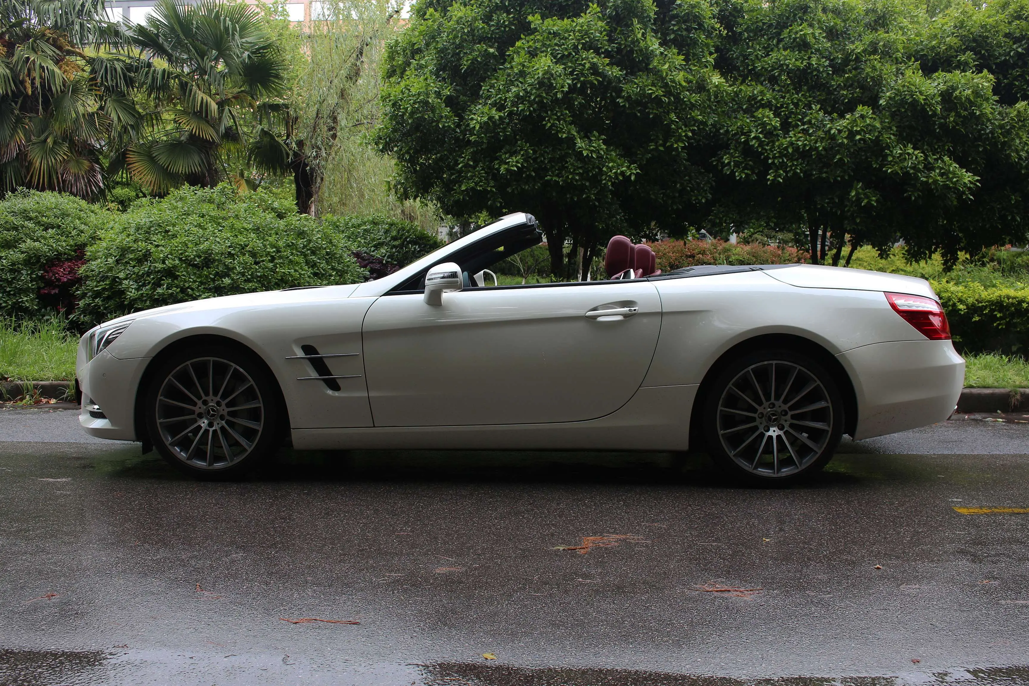 Mercedes-Benz SL Class