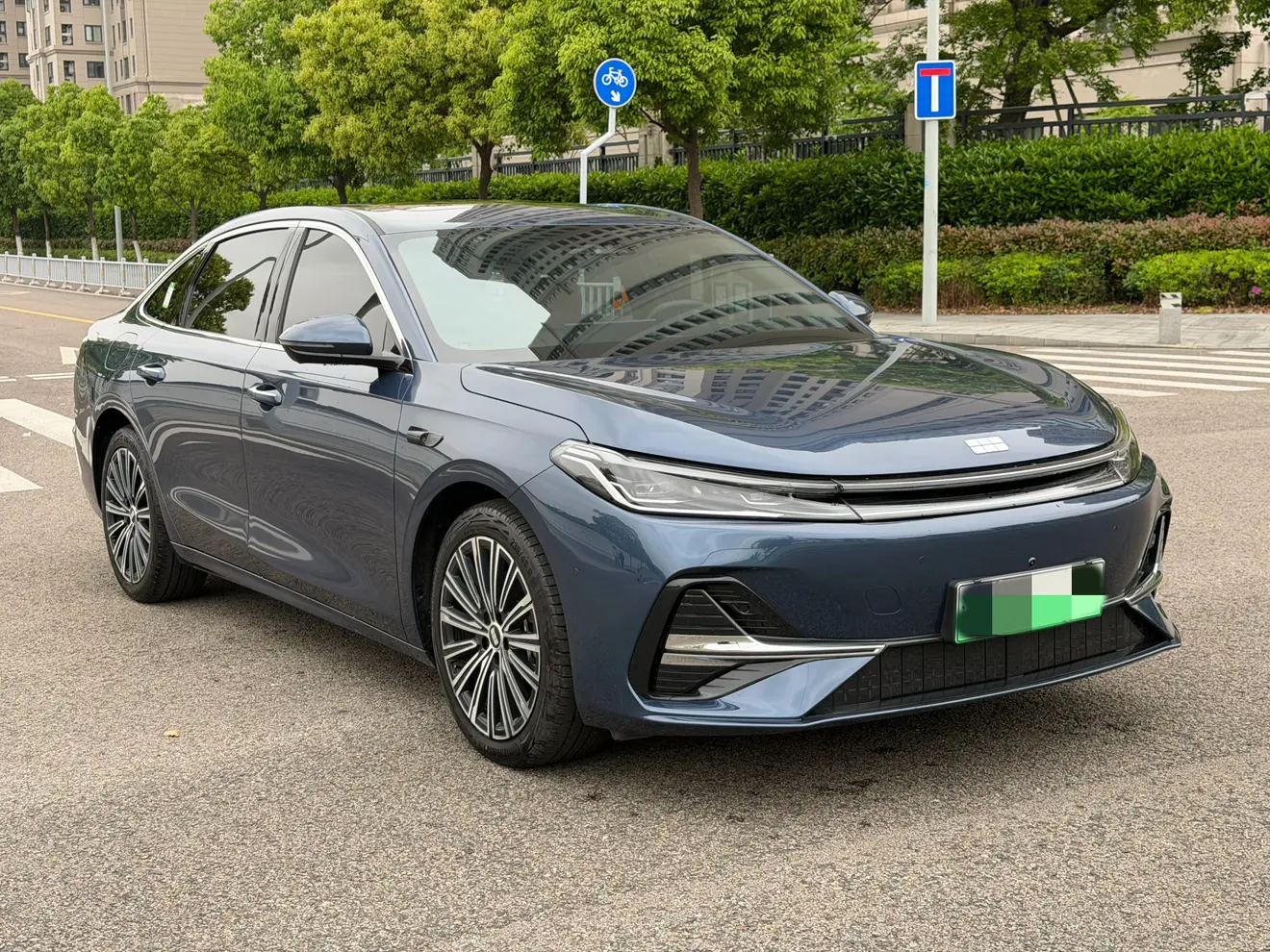 Geely Galaxy A7 EM