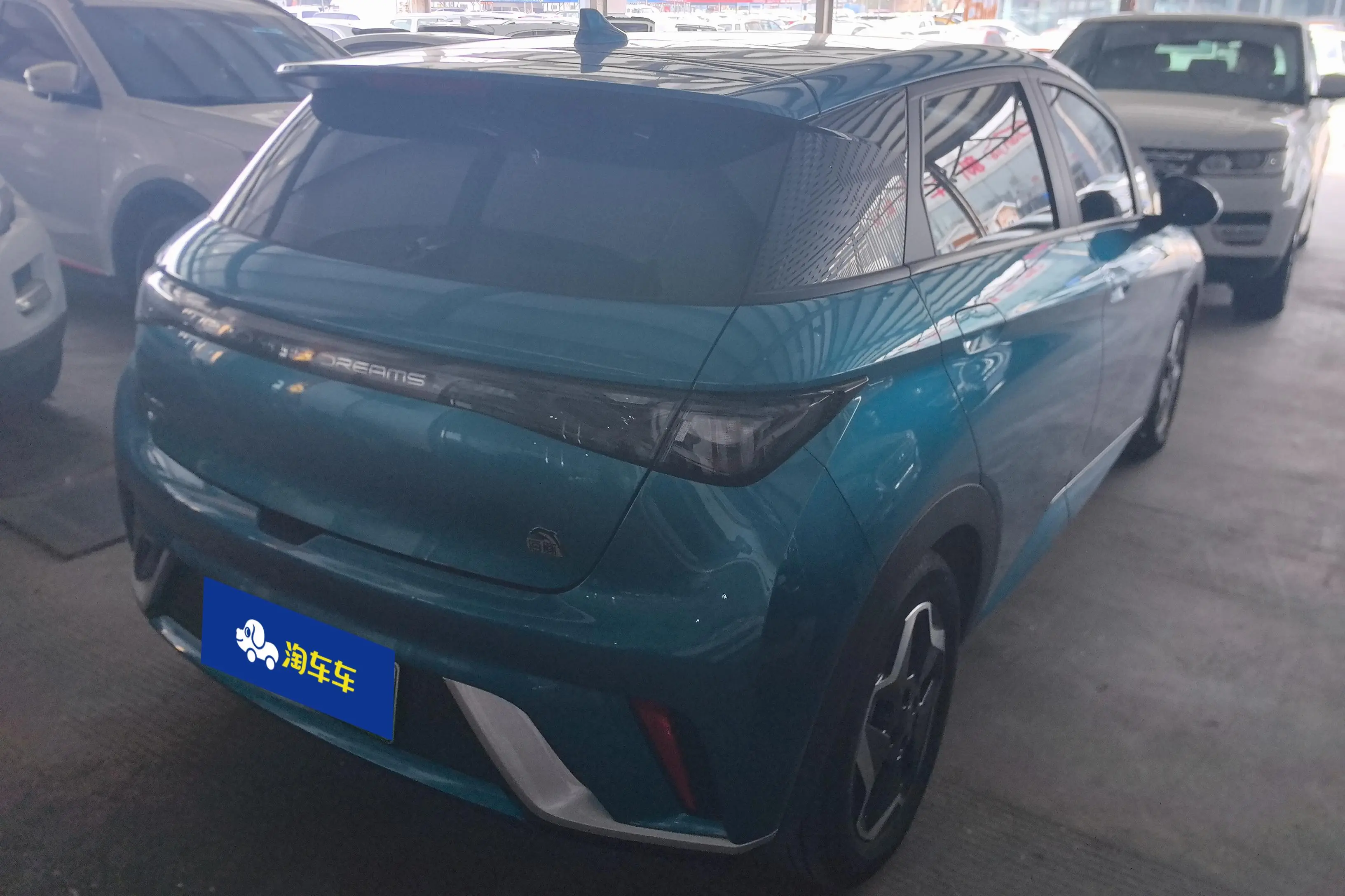BYD Dolphin