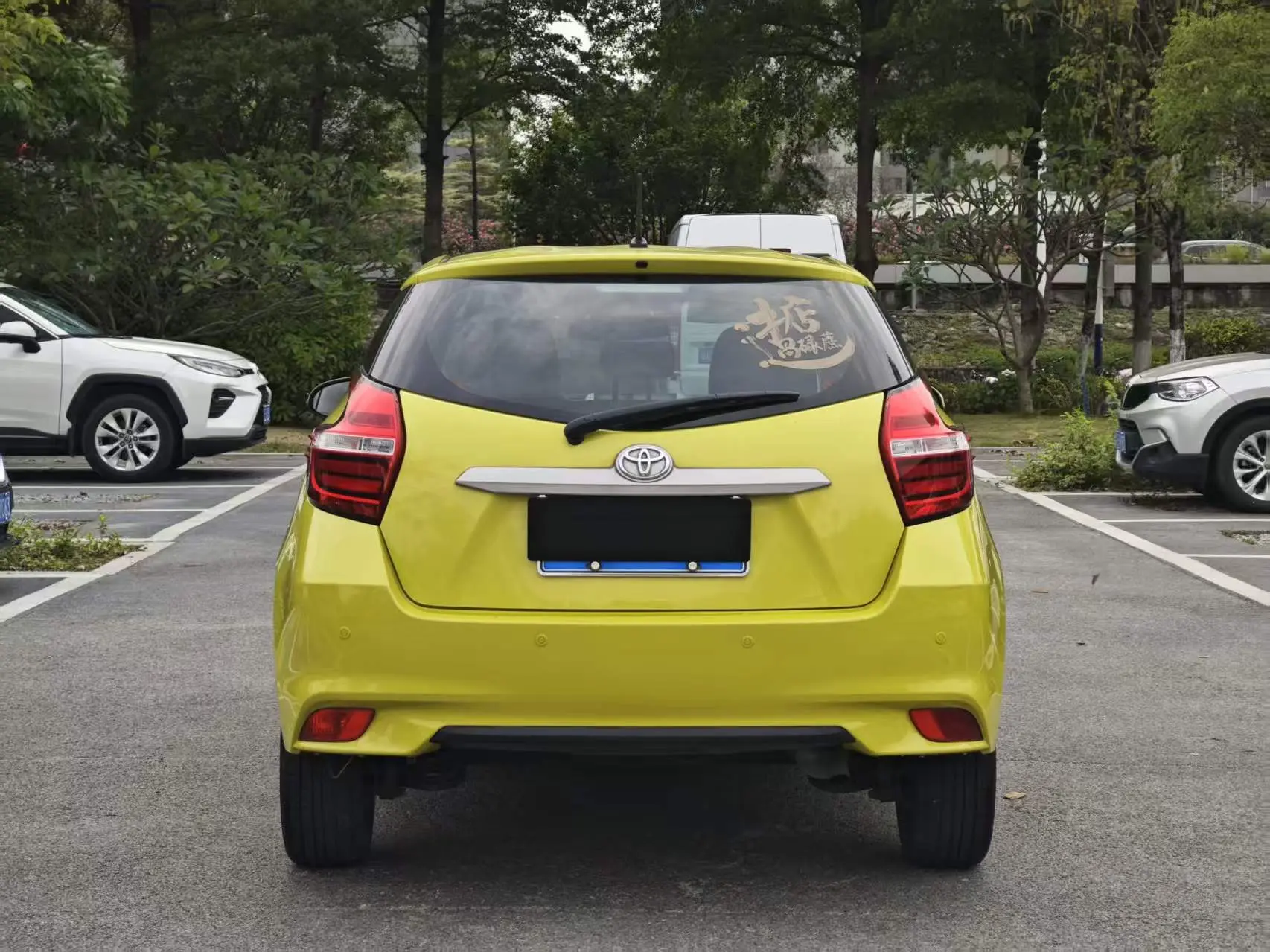 Toyota Yaris L
