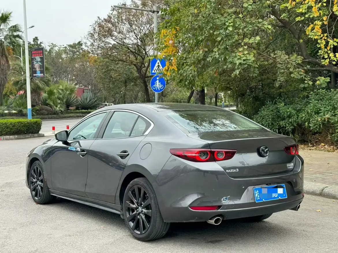 Mazda Axela