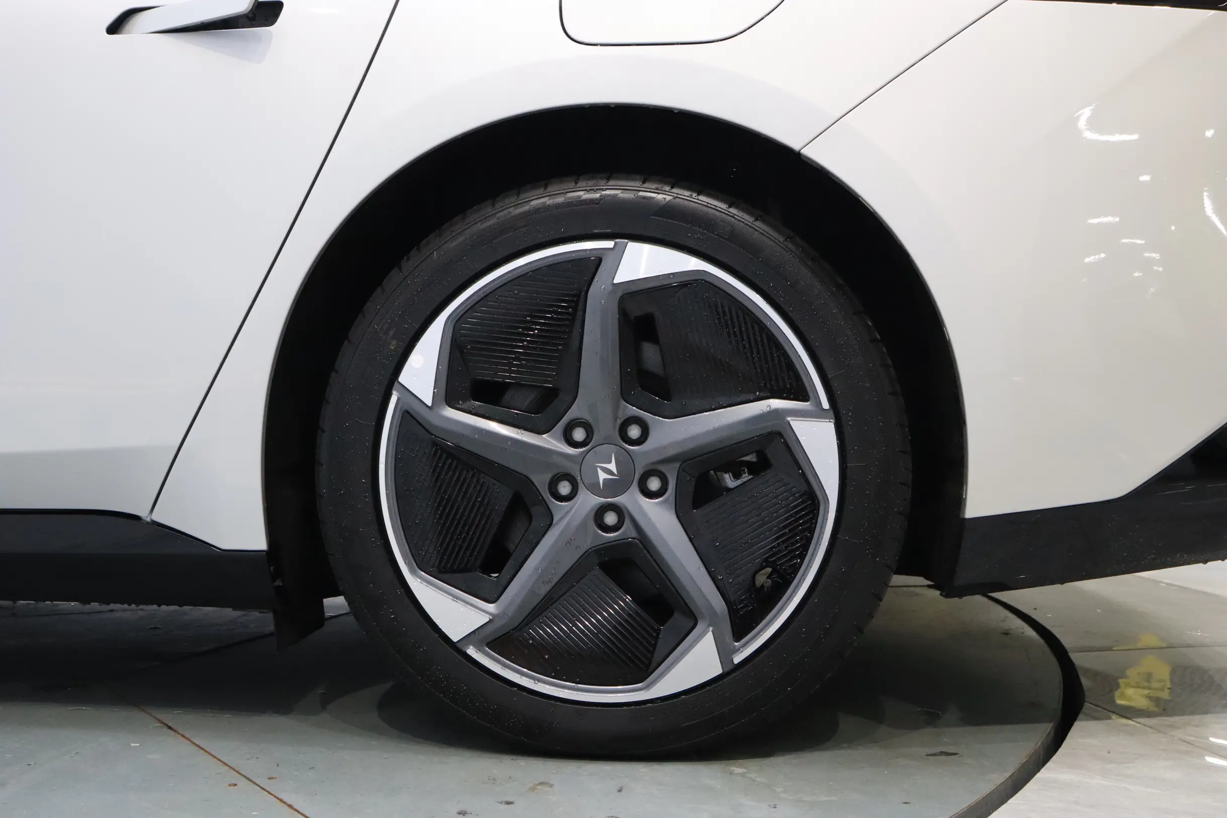 Dongfeng Yipai 007