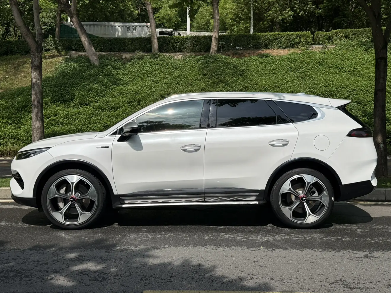 Denza X PHEV