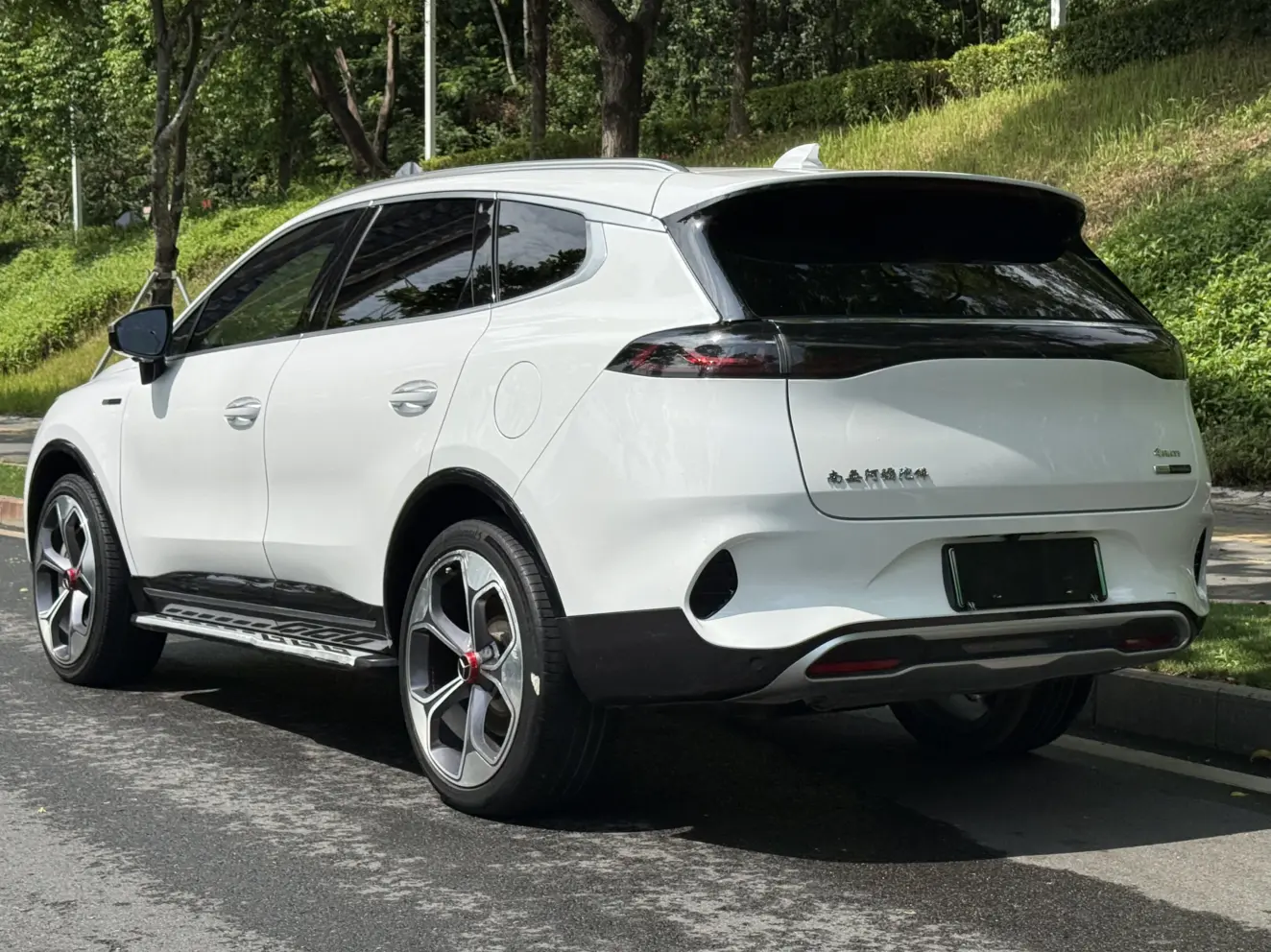 Denza X PHEV
