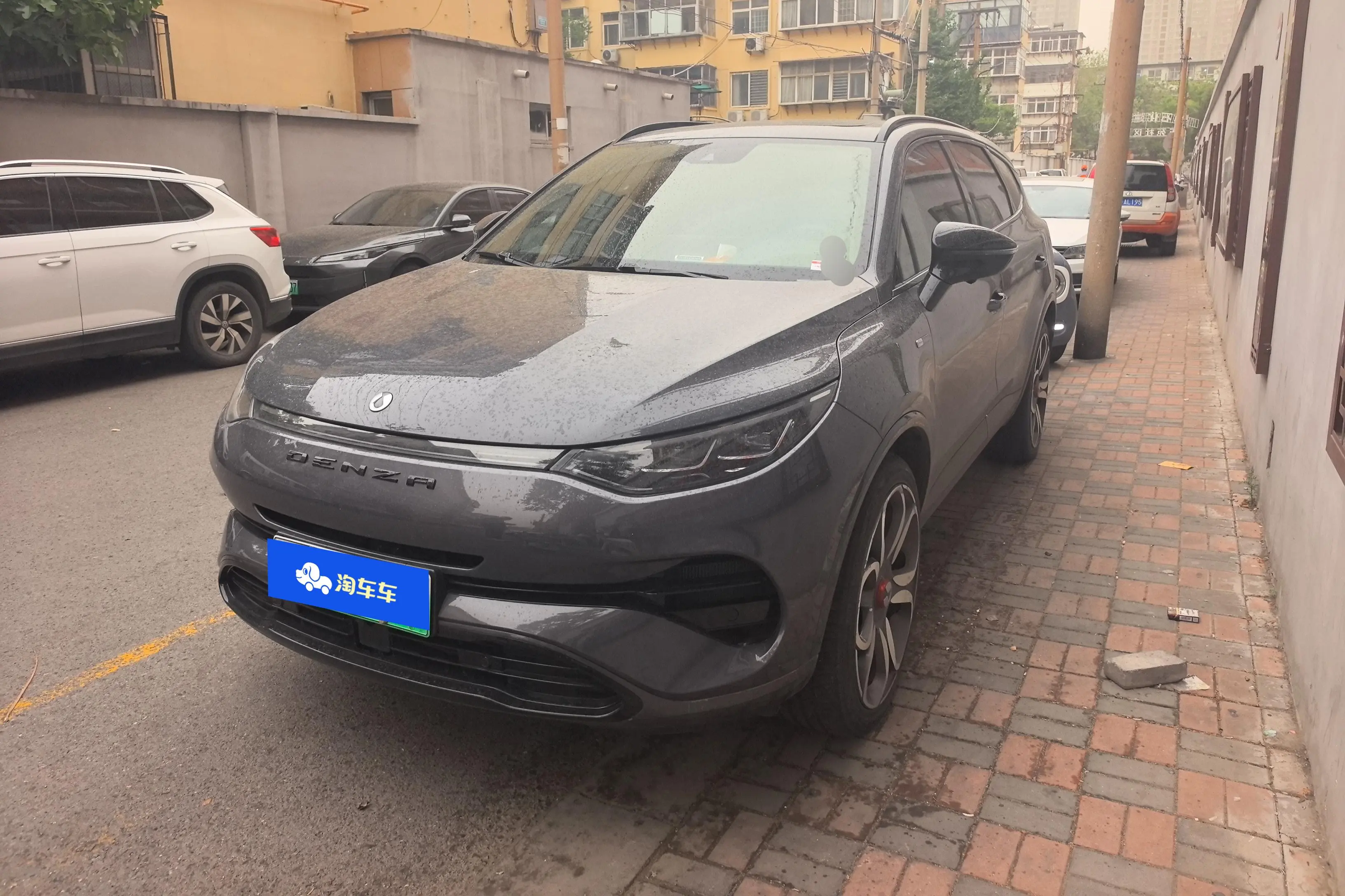 Denza X PHEV