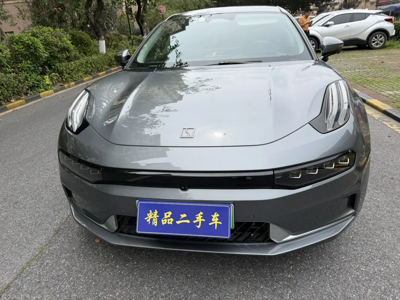 ZEEKR 001