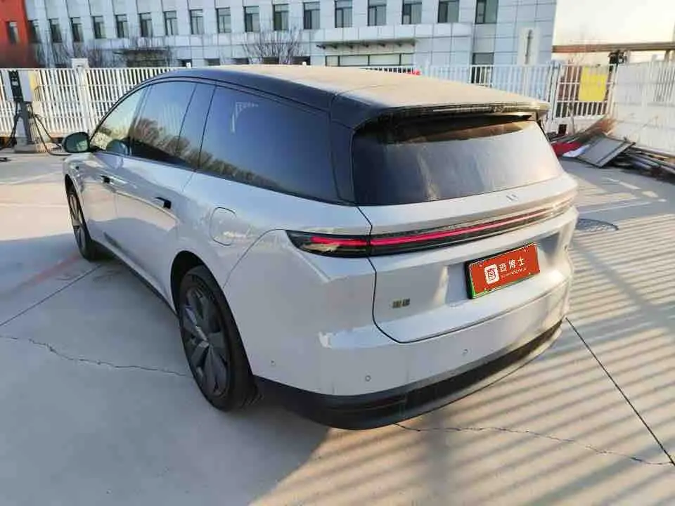 Li Ideal i8