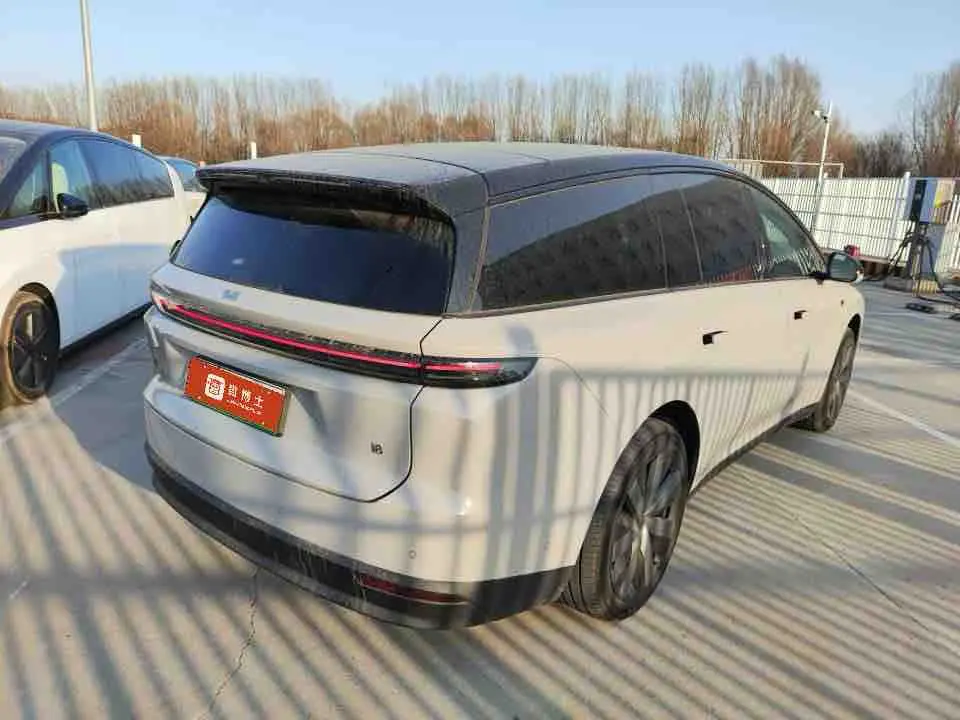 Li Ideal i8