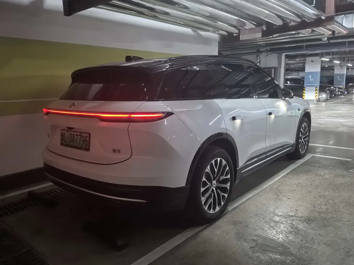 NIO ES6