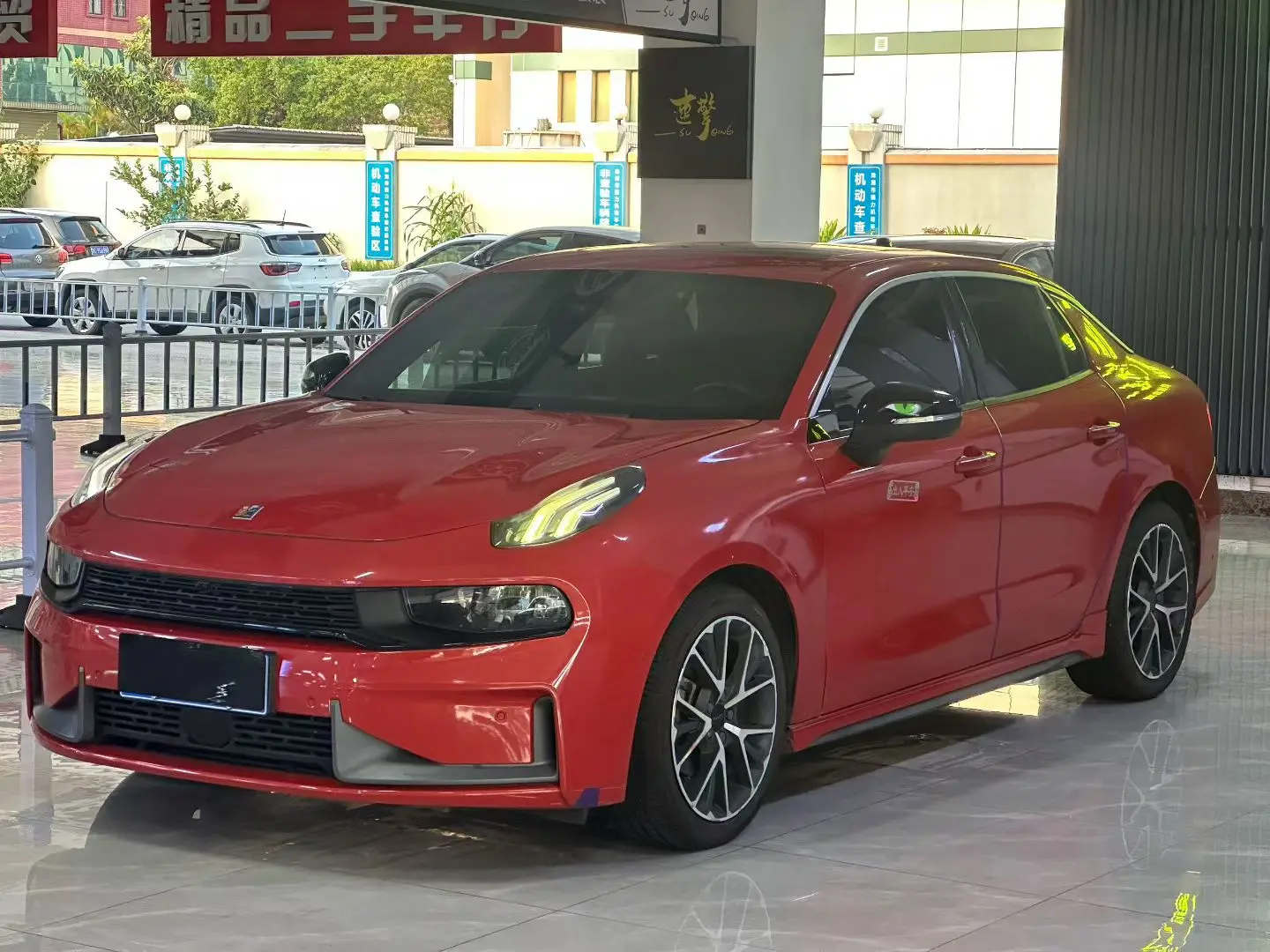 Lynk & Co 03