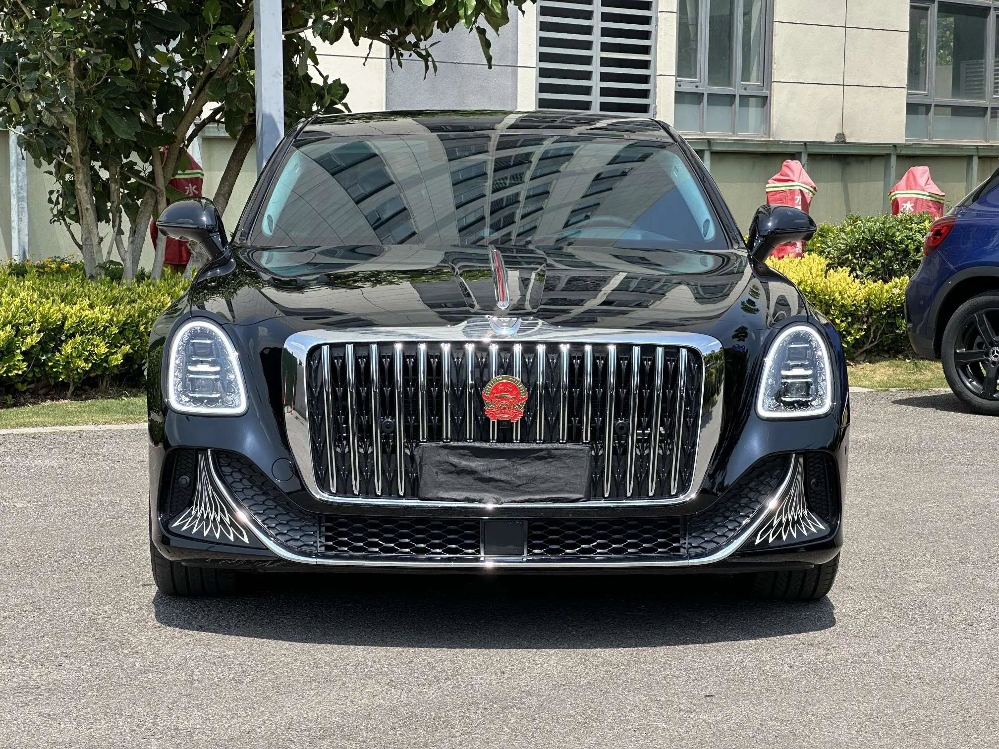 Hongqi Red Flag Golden Sunflower Country Elegance