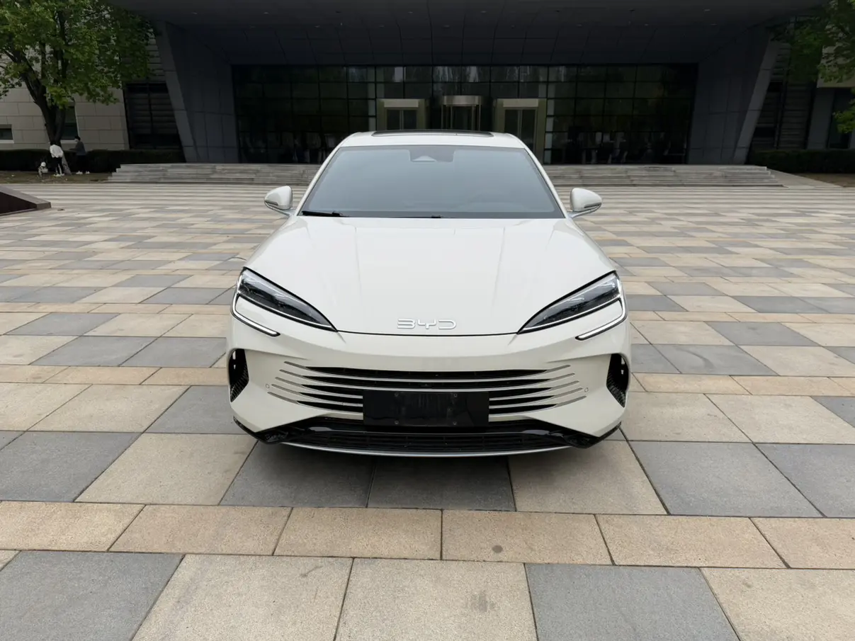 BYD Seal 07DM