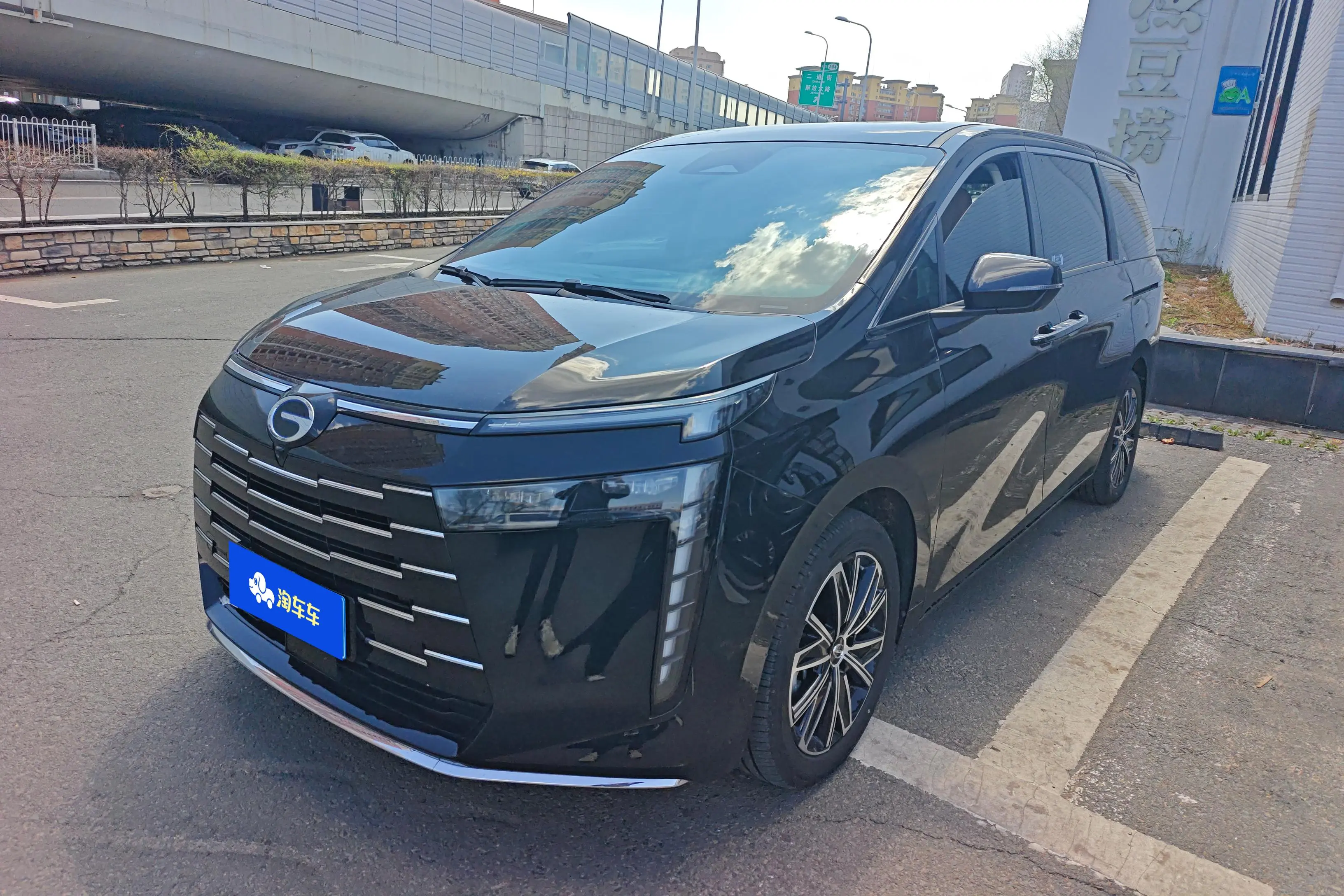GAC Trumpchi E8
