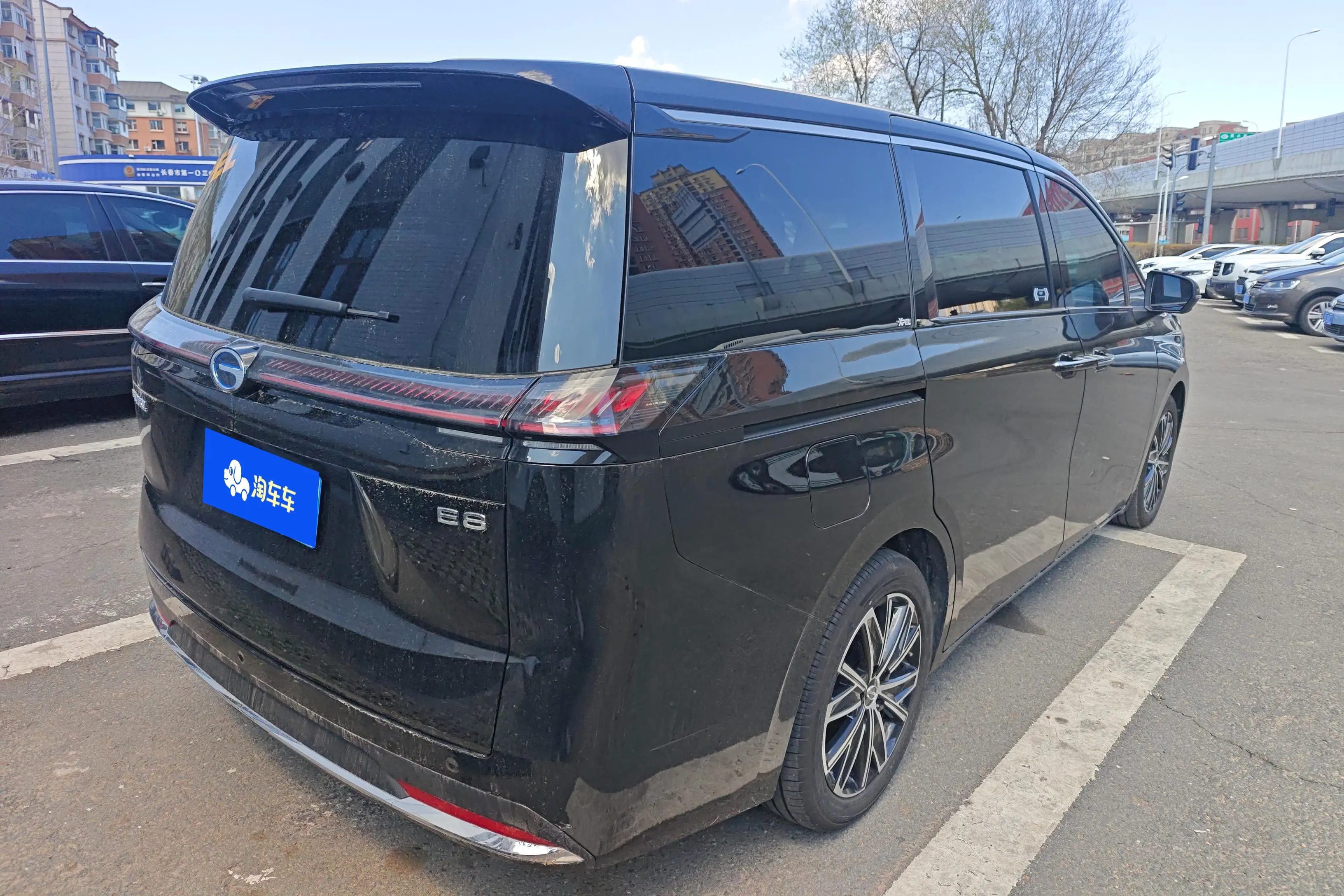 GAC Trumpchi E8