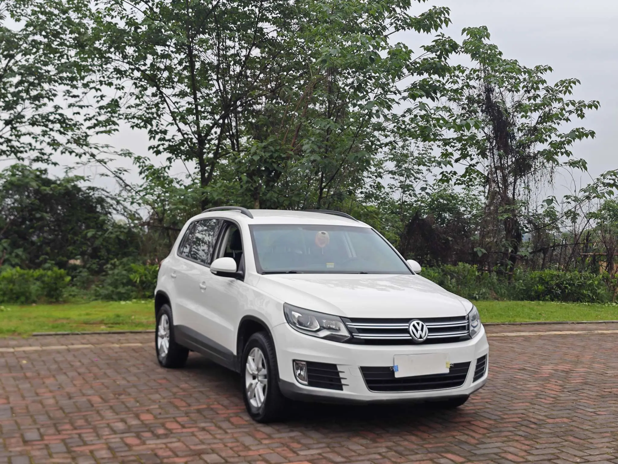Volkswagen Tiguan (Tharu)