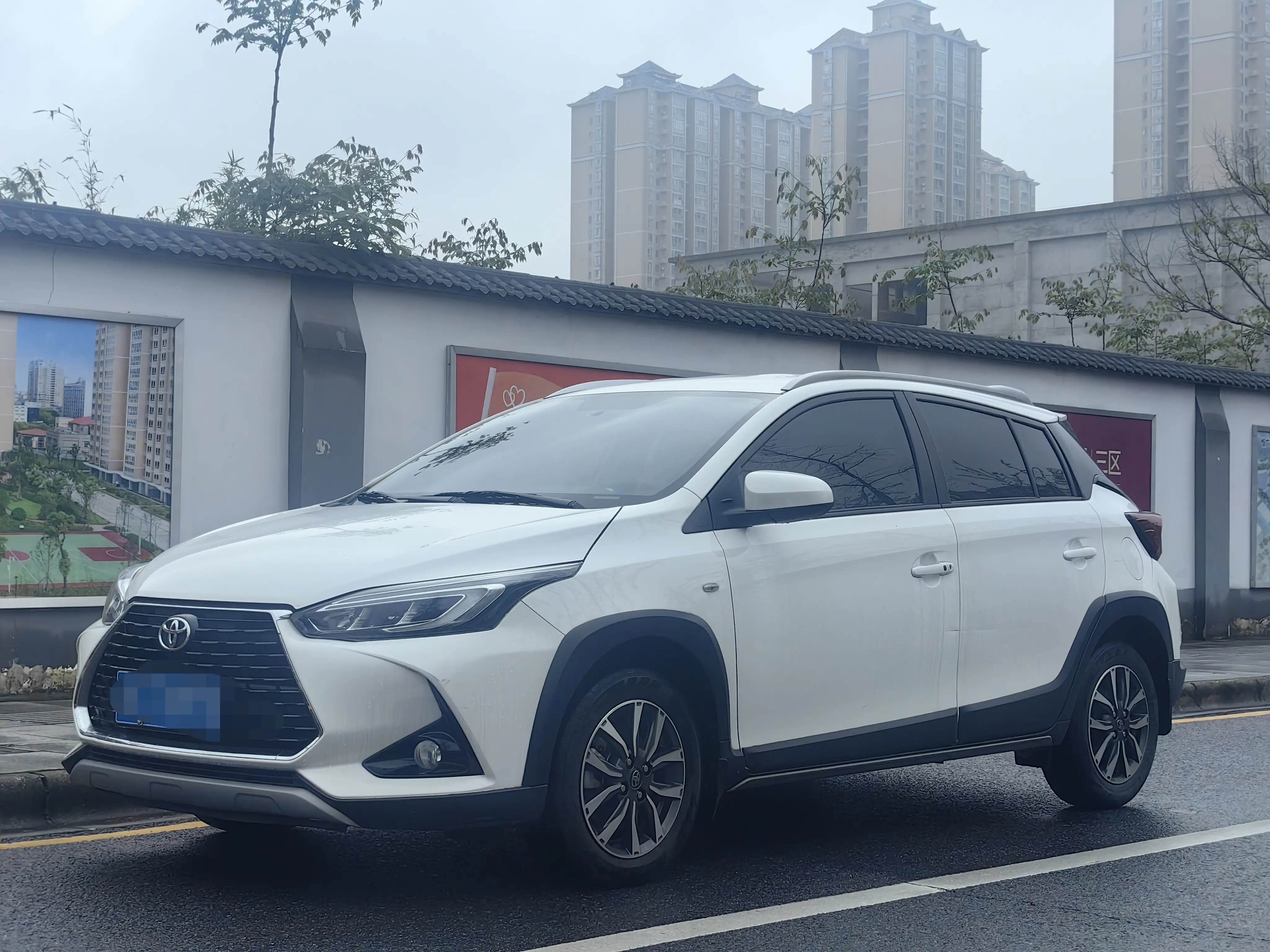 Toyota Yaris L