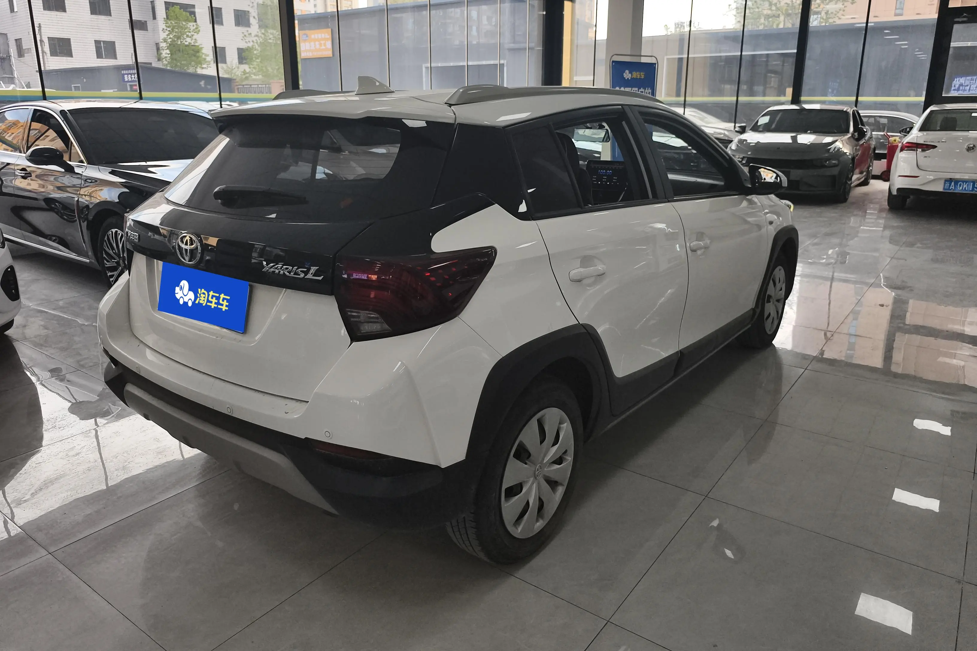 Toyota Yaris L