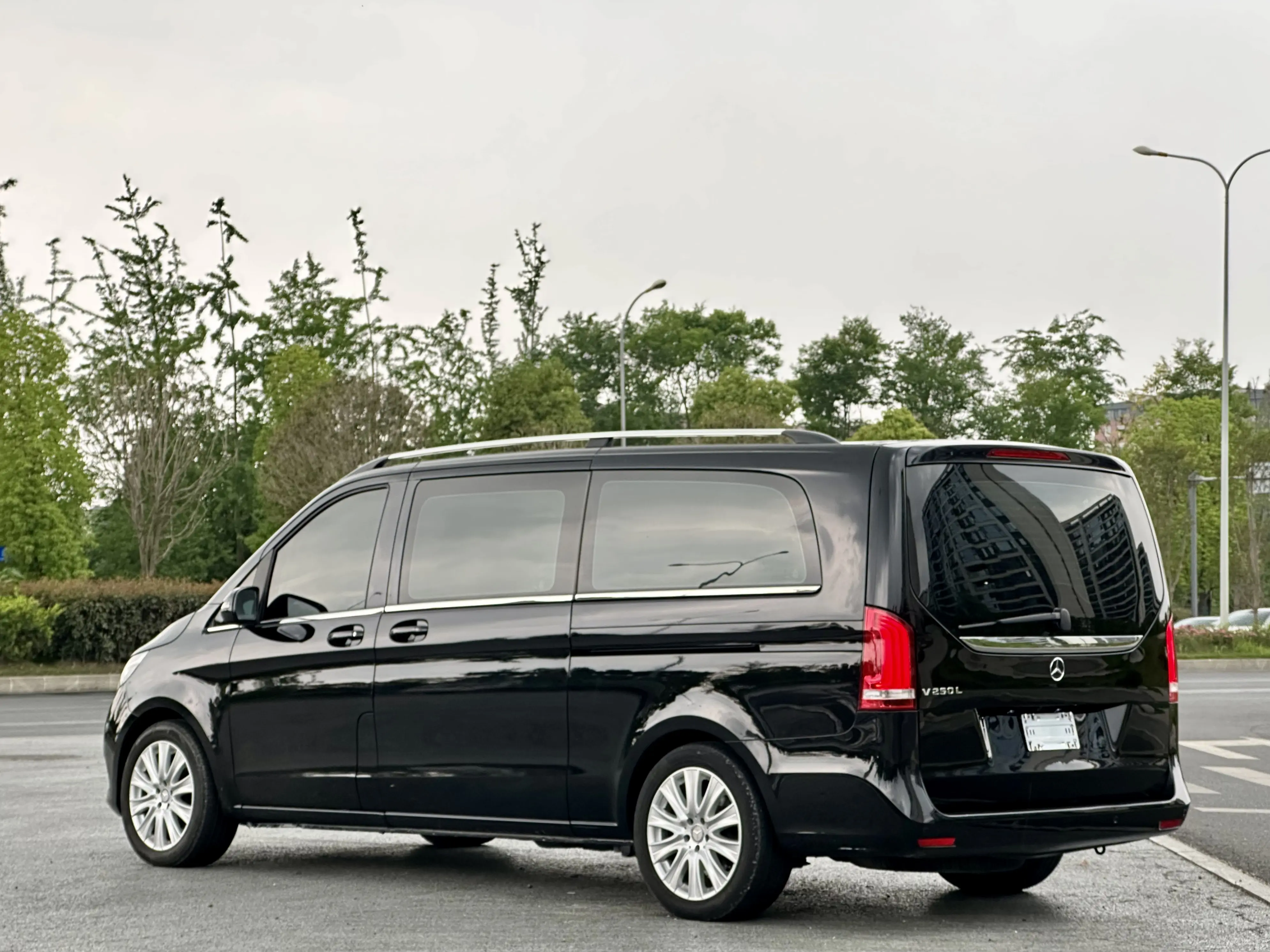 Mercedes-Benz V-Class