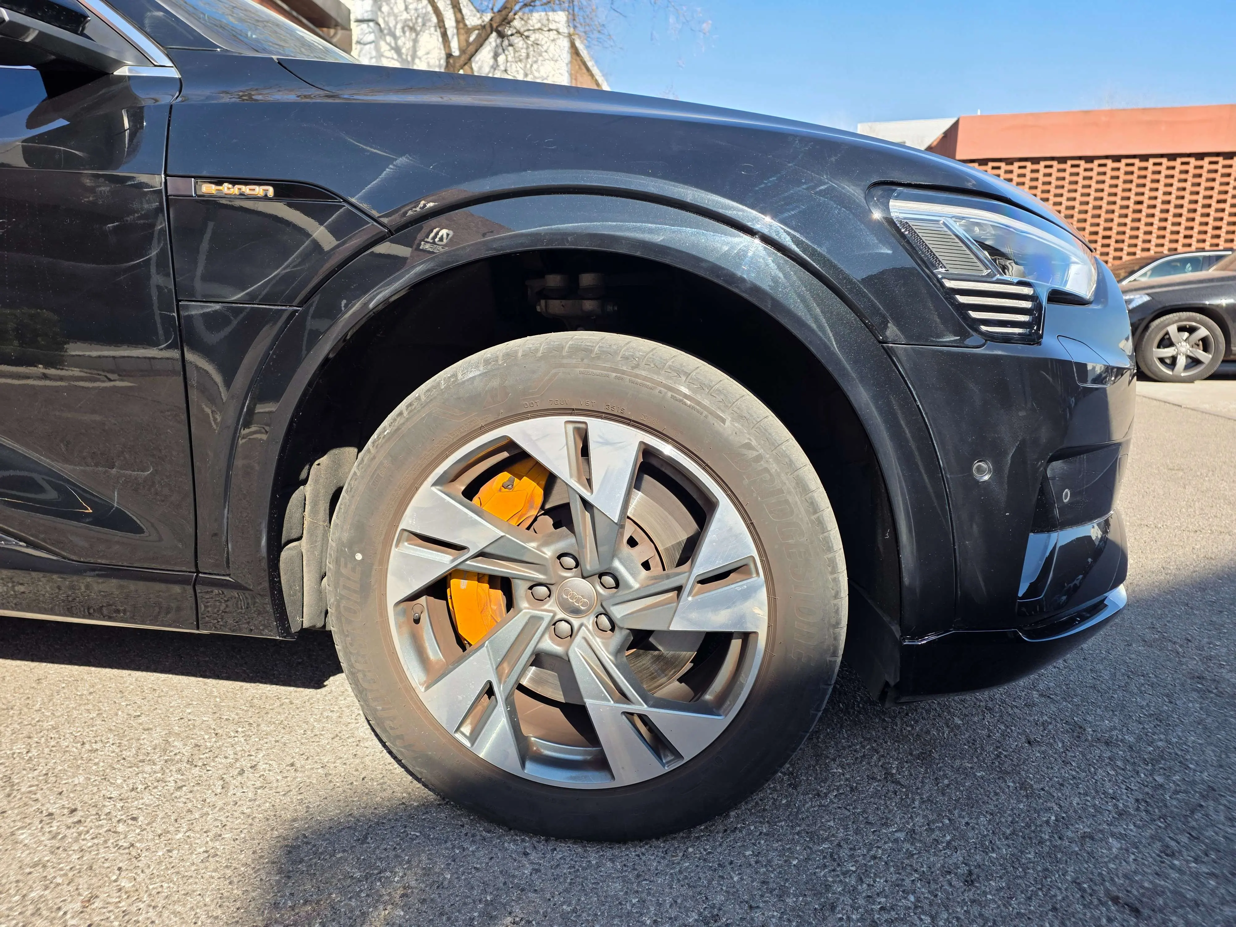 Audi e-tron