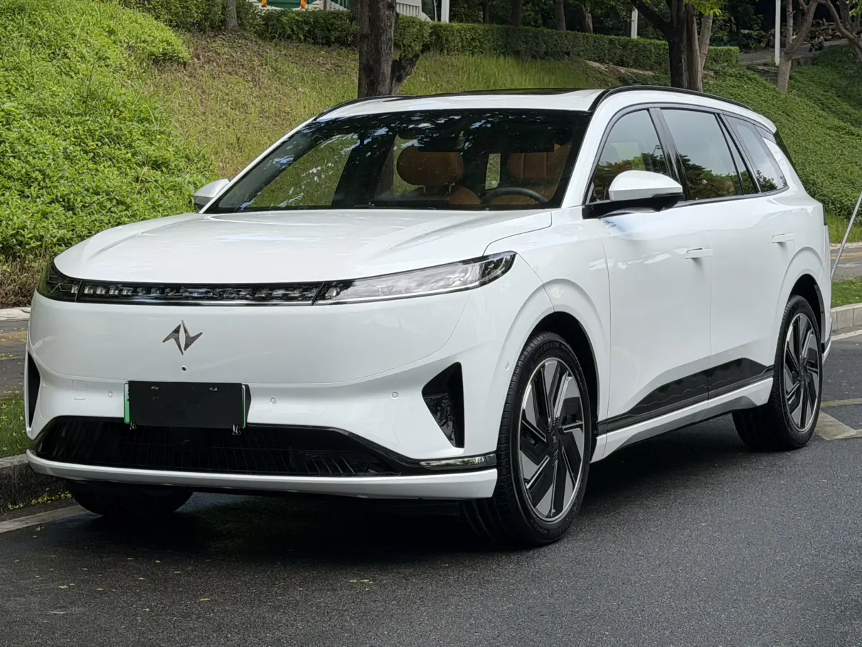 Dongfeng Yipai 008