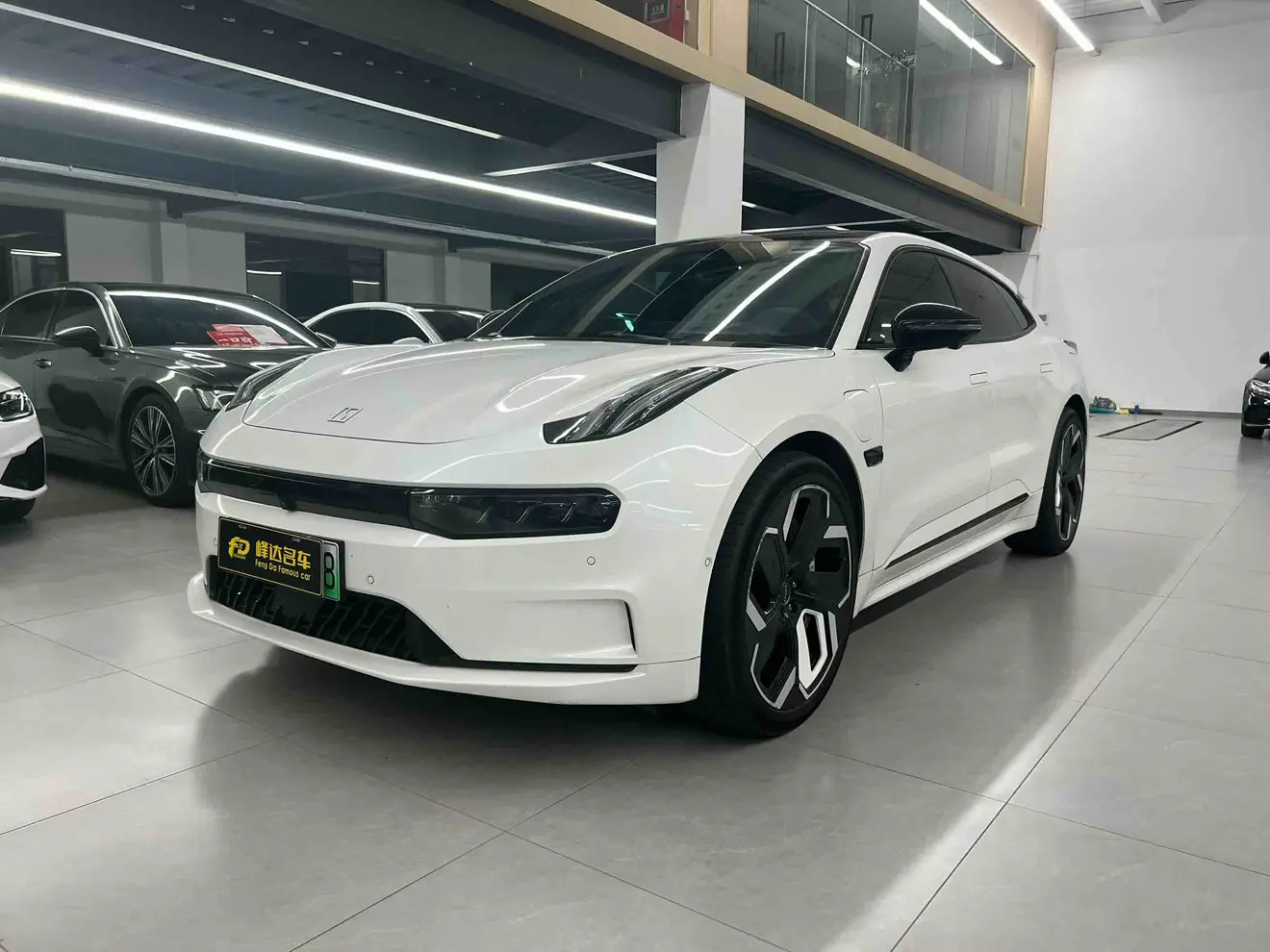 ZEEKR 001
