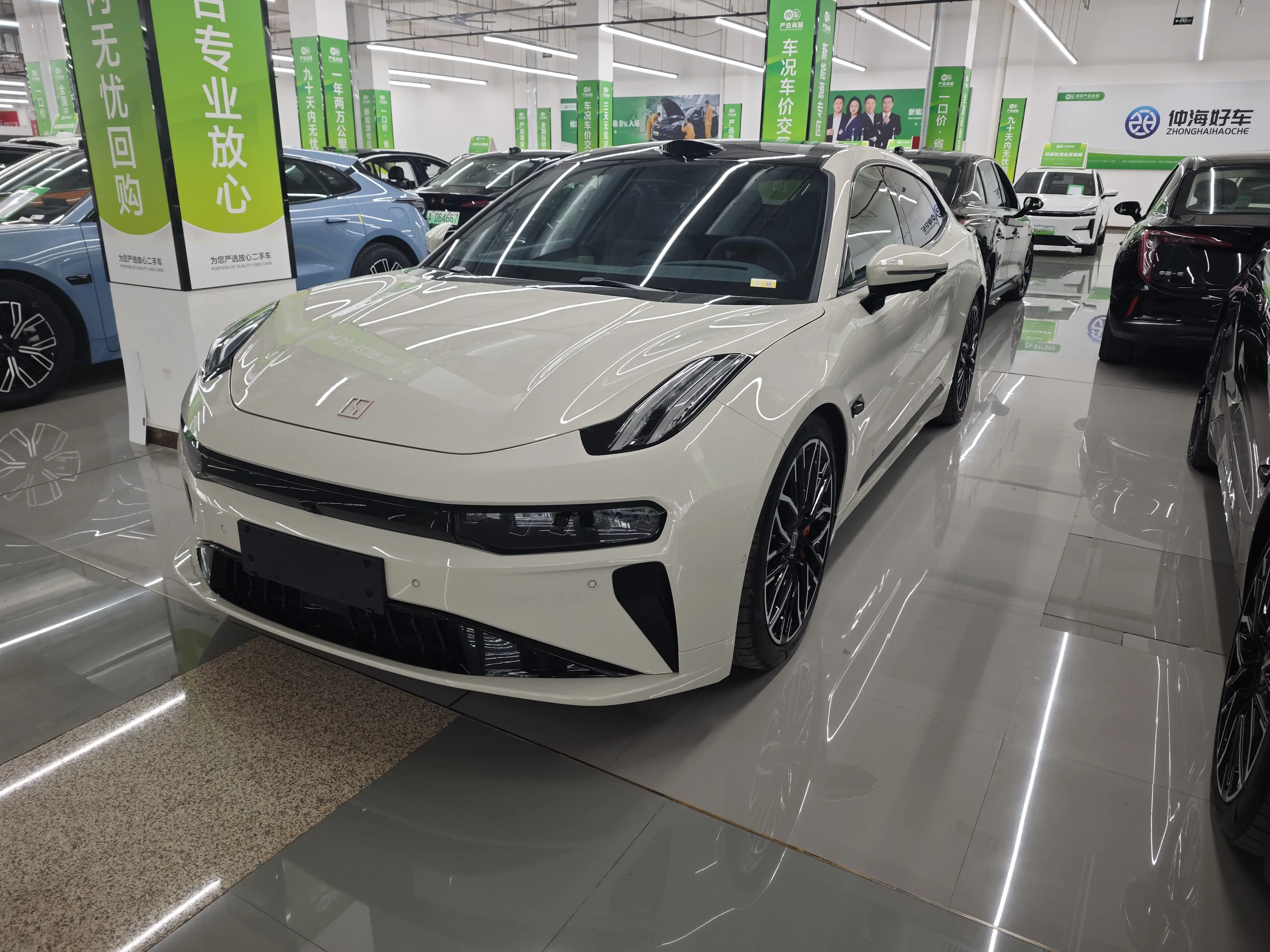 ZEEKR 001