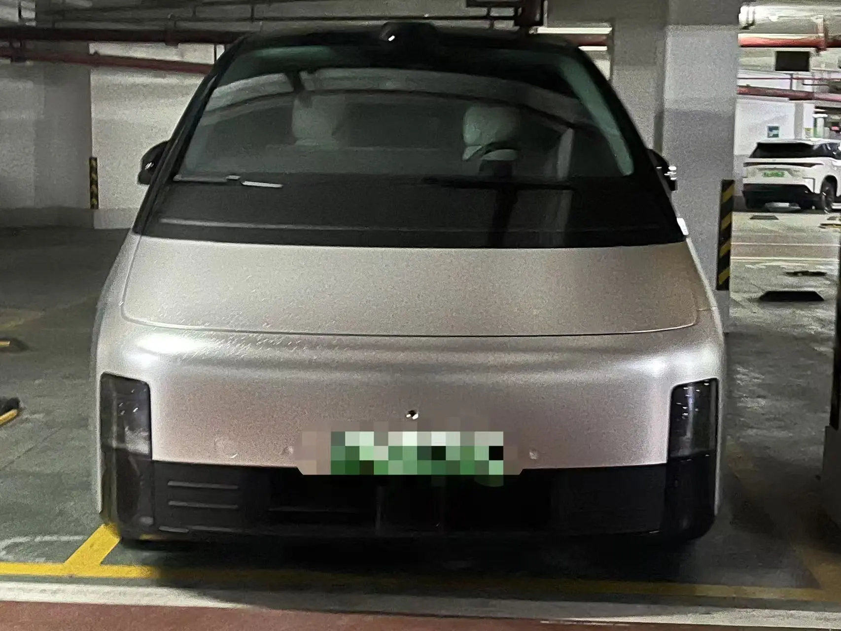 Lixiang MEGA