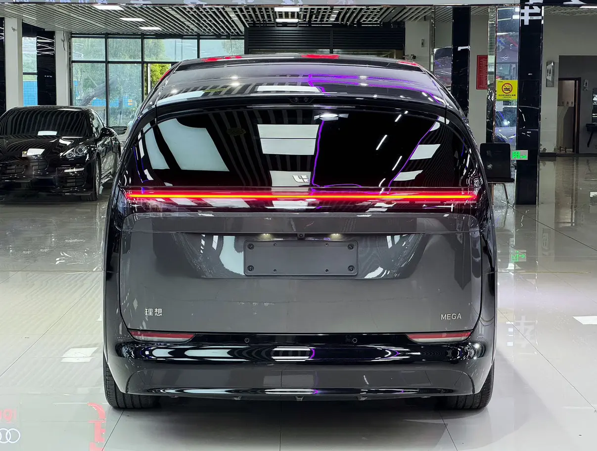 Lixiang MEGA
