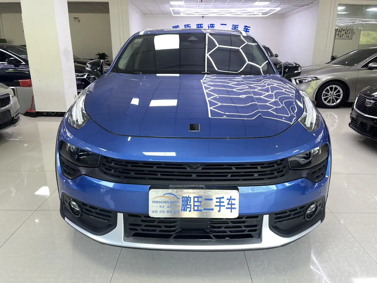 Lynk & Co 02
