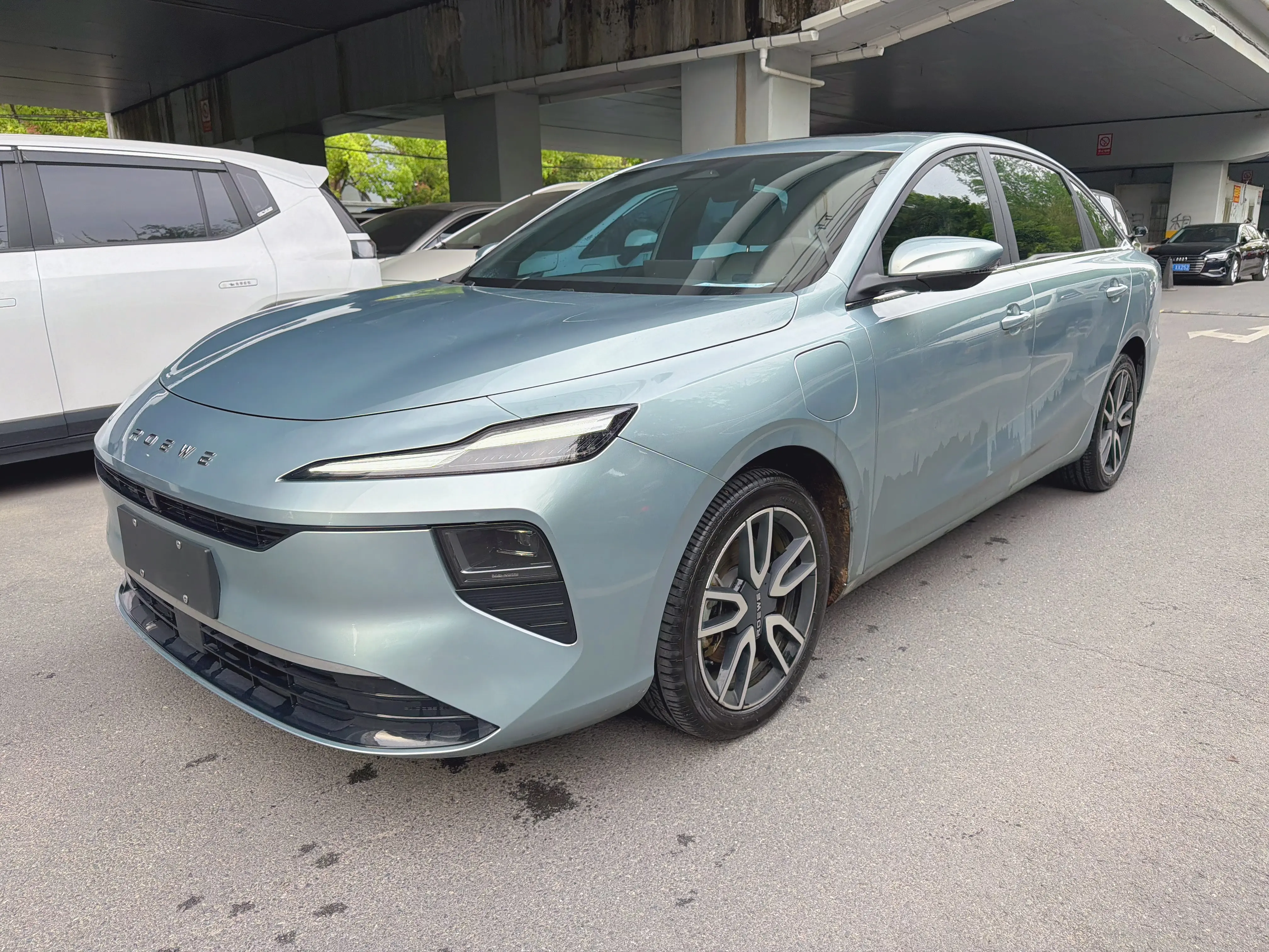 Roewe D6