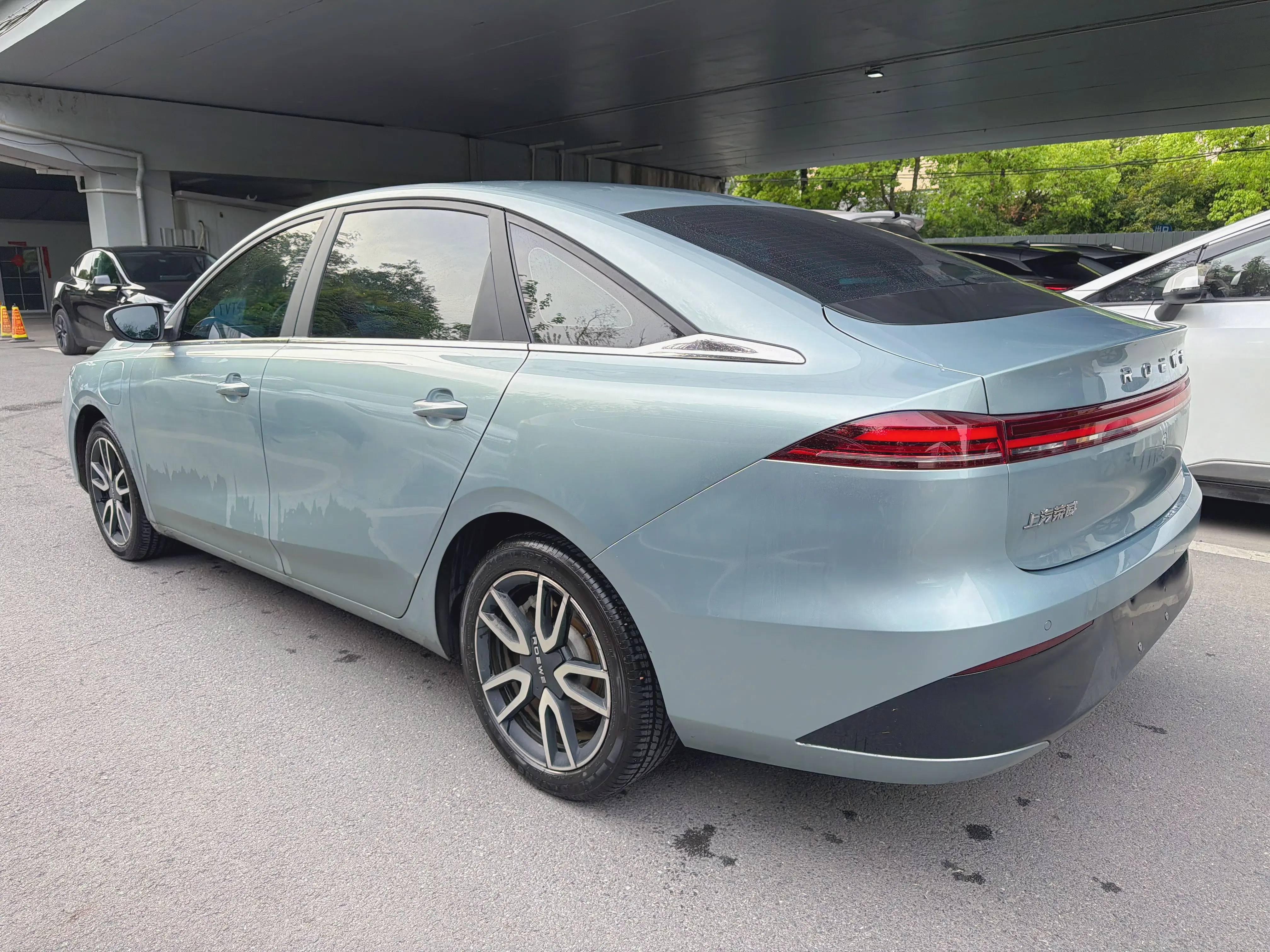 Roewe D6