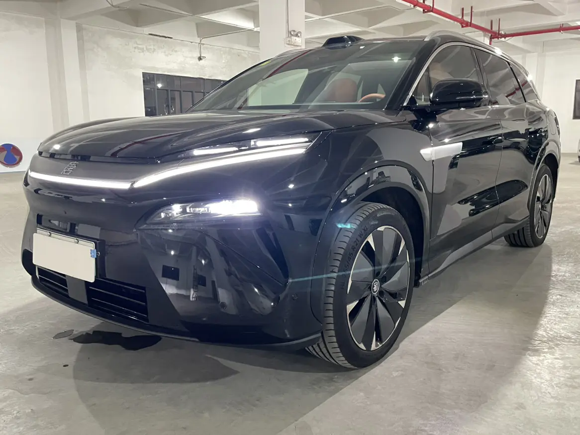 BYD Tang L EV