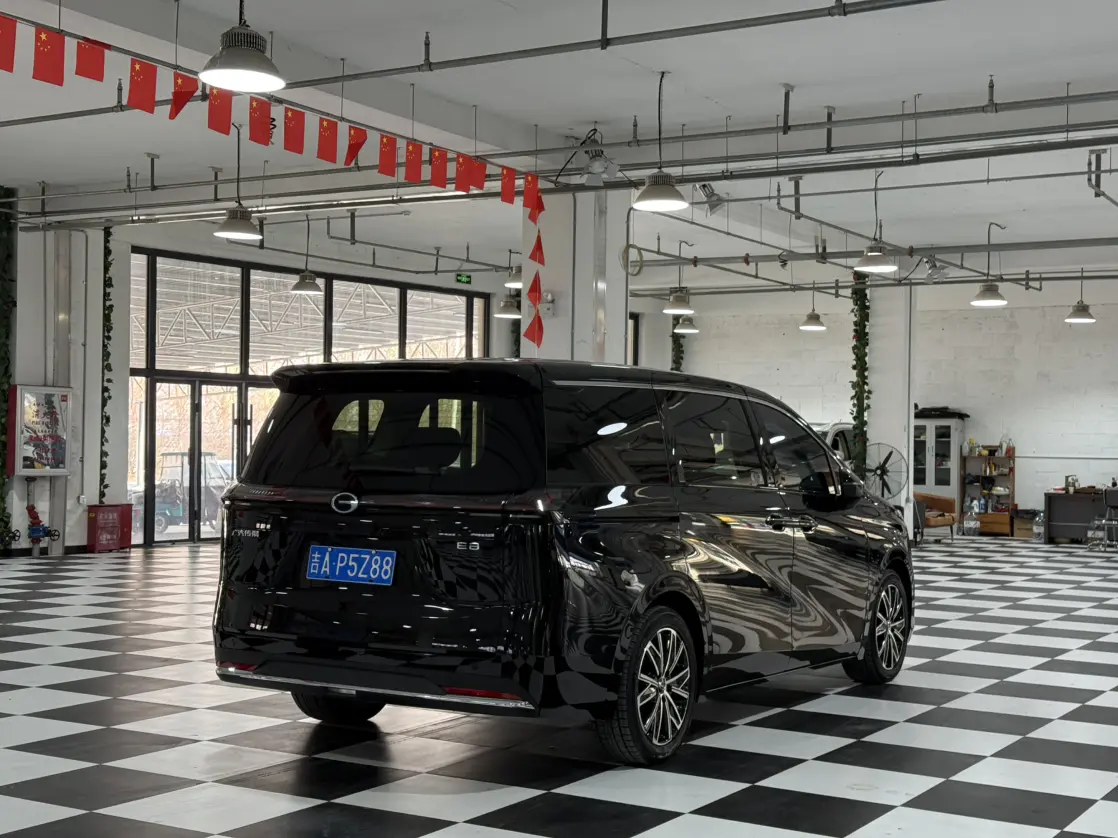GAC Trumpchi E8