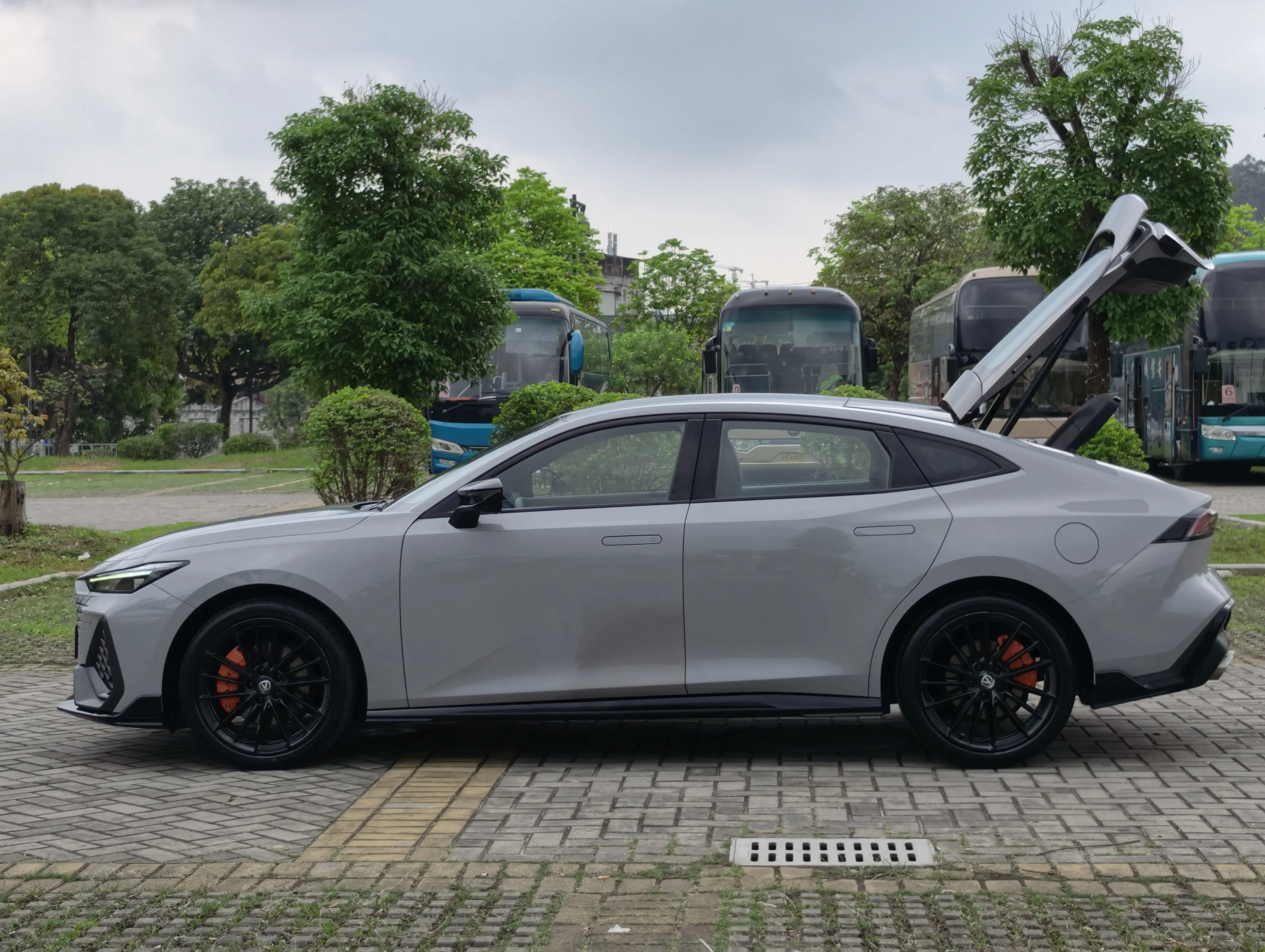 Changan UNI-V