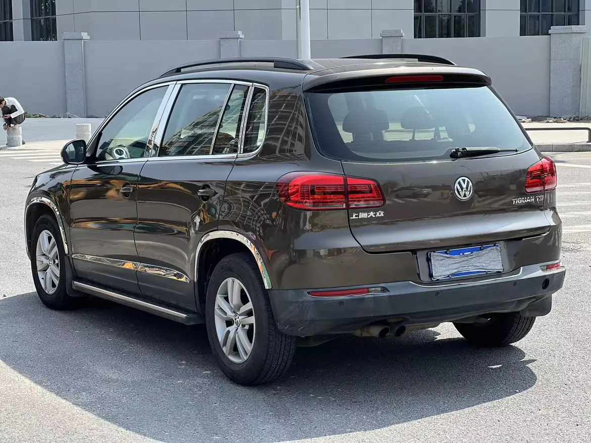 Volkswagen Tiguan (Tharu)